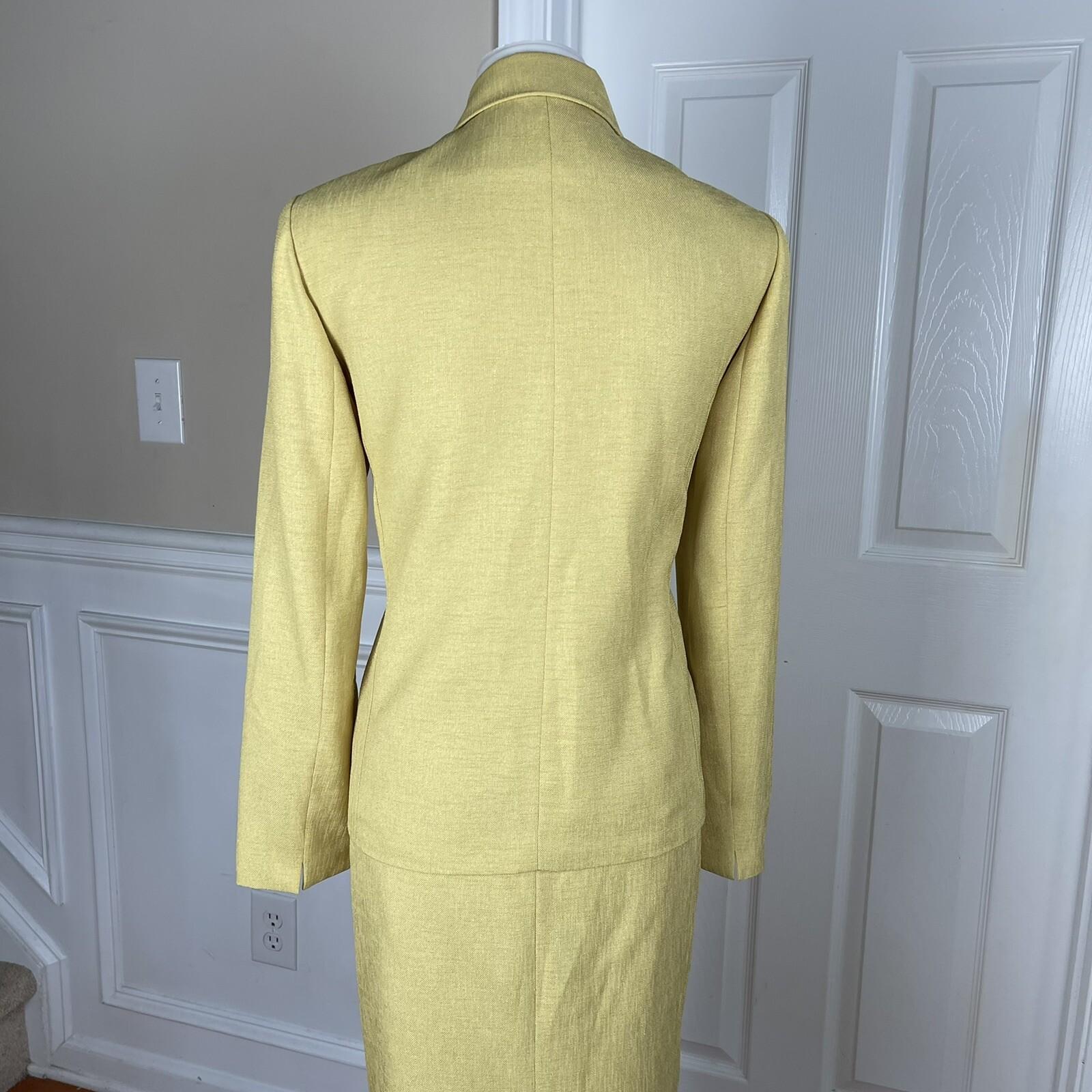 10-1109.jpg KASPER Women 2PC Gold Polyester Lined Single Breasted Skirt Suit Size 6