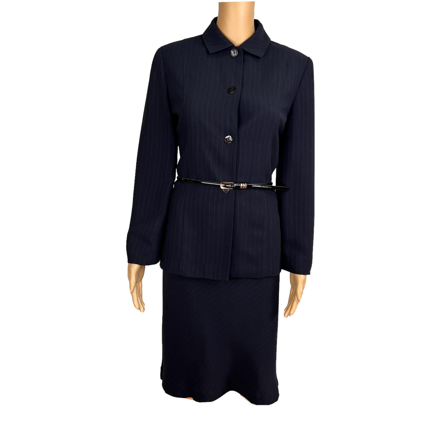 Larry Levine Polyester Rayon  Skirt Suit Size 6 Black Striped Lined Belted 2PC