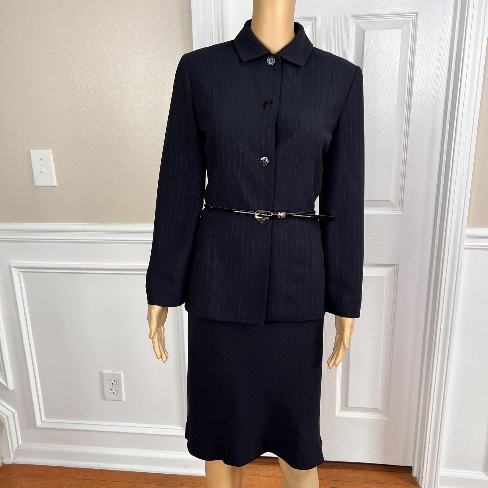 Larry Levine Polyester Rayon  Skirt Suit Size 6 Black Striped Lined Belted 2PC