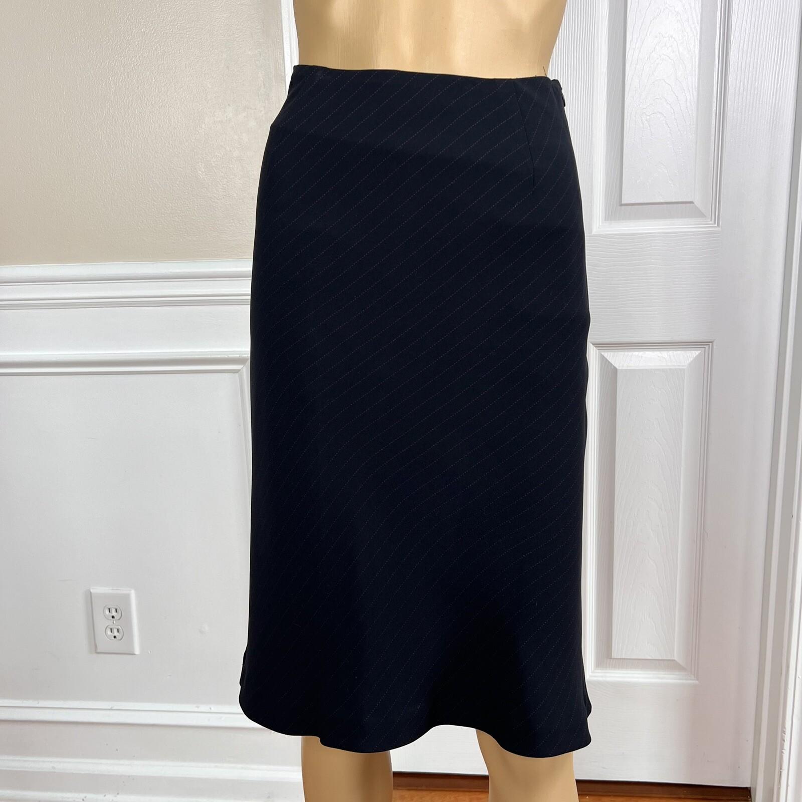 Larry Levine Polyester Rayon  Skirt Suit Size 6 Black Striped Lined Belted 2PC