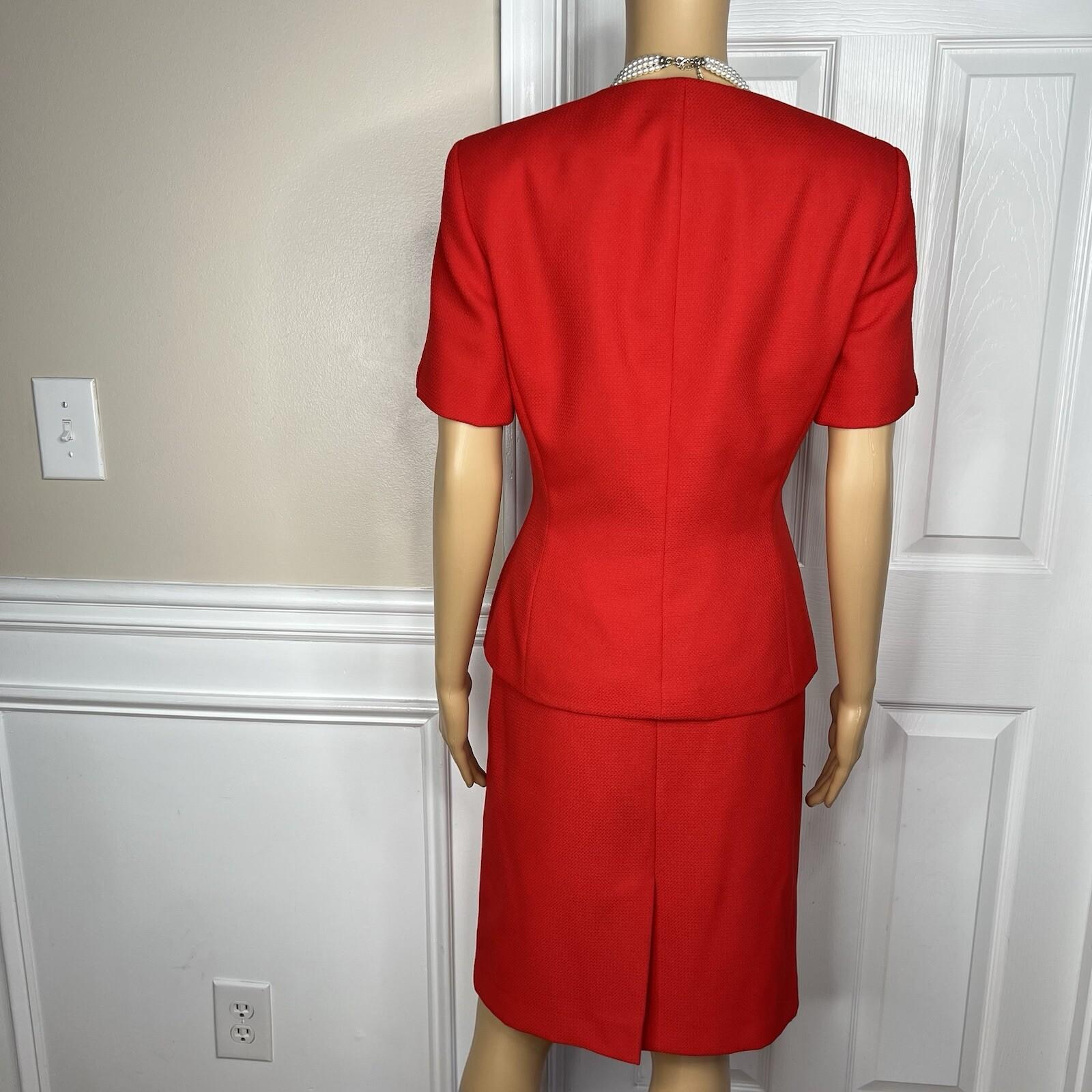10-1322.jpg EMILY Polyester Skirt Suit Size 10 Red Short Sleeves Pockets Square collar 2PC