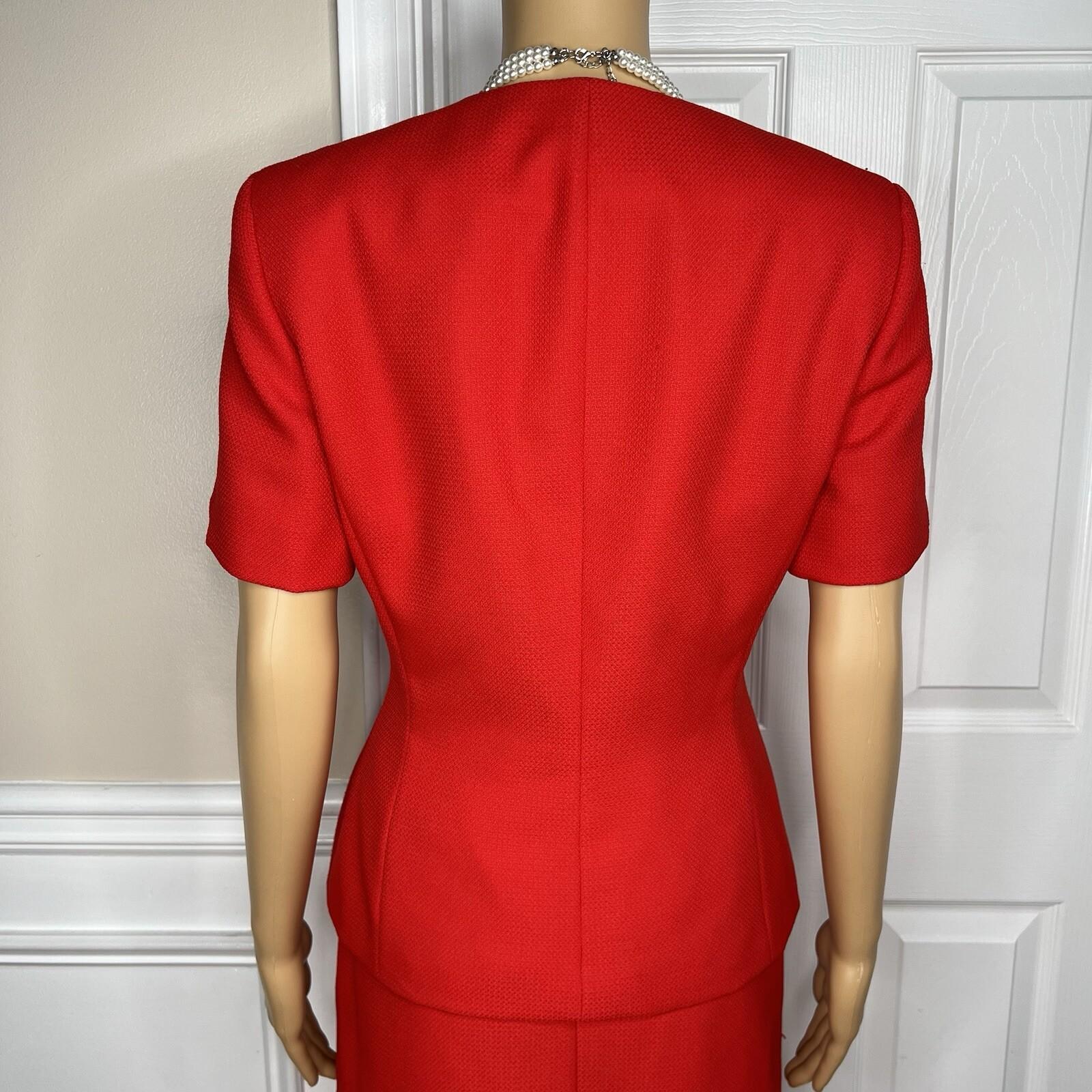 10-1323.jpg EMILY Polyester Skirt Suit Size 10 Red Short Sleeves Pockets Square collar 2PC