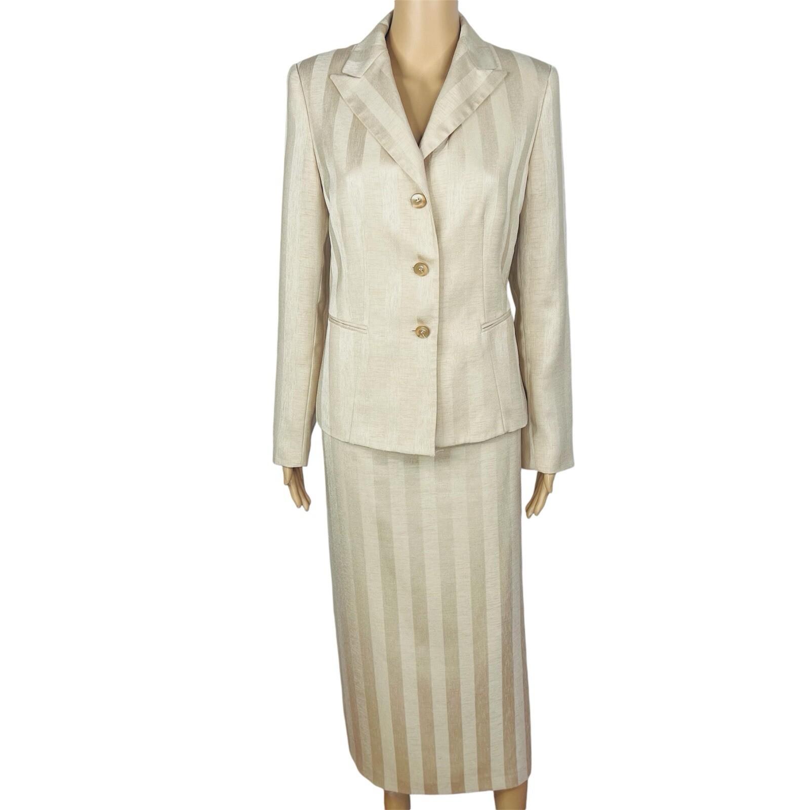 Le Suit Women Polyester Skirt Suit Size 8 Gold Lined Peak Collar Cocktail 2PC