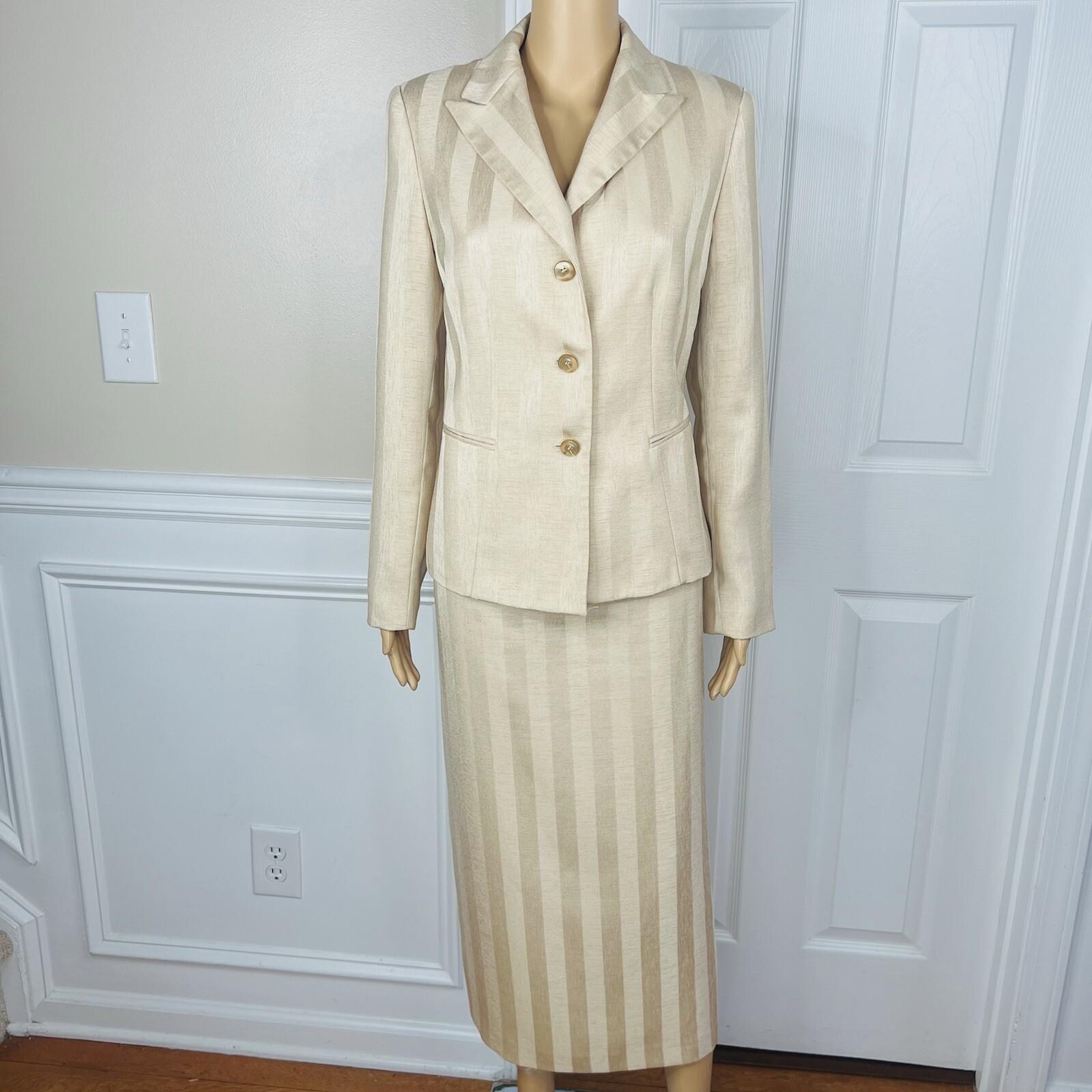 Le Suit Women Polyester Skirt Suit Size 8 Gold Lined Peak Collar Cocktail 2PC