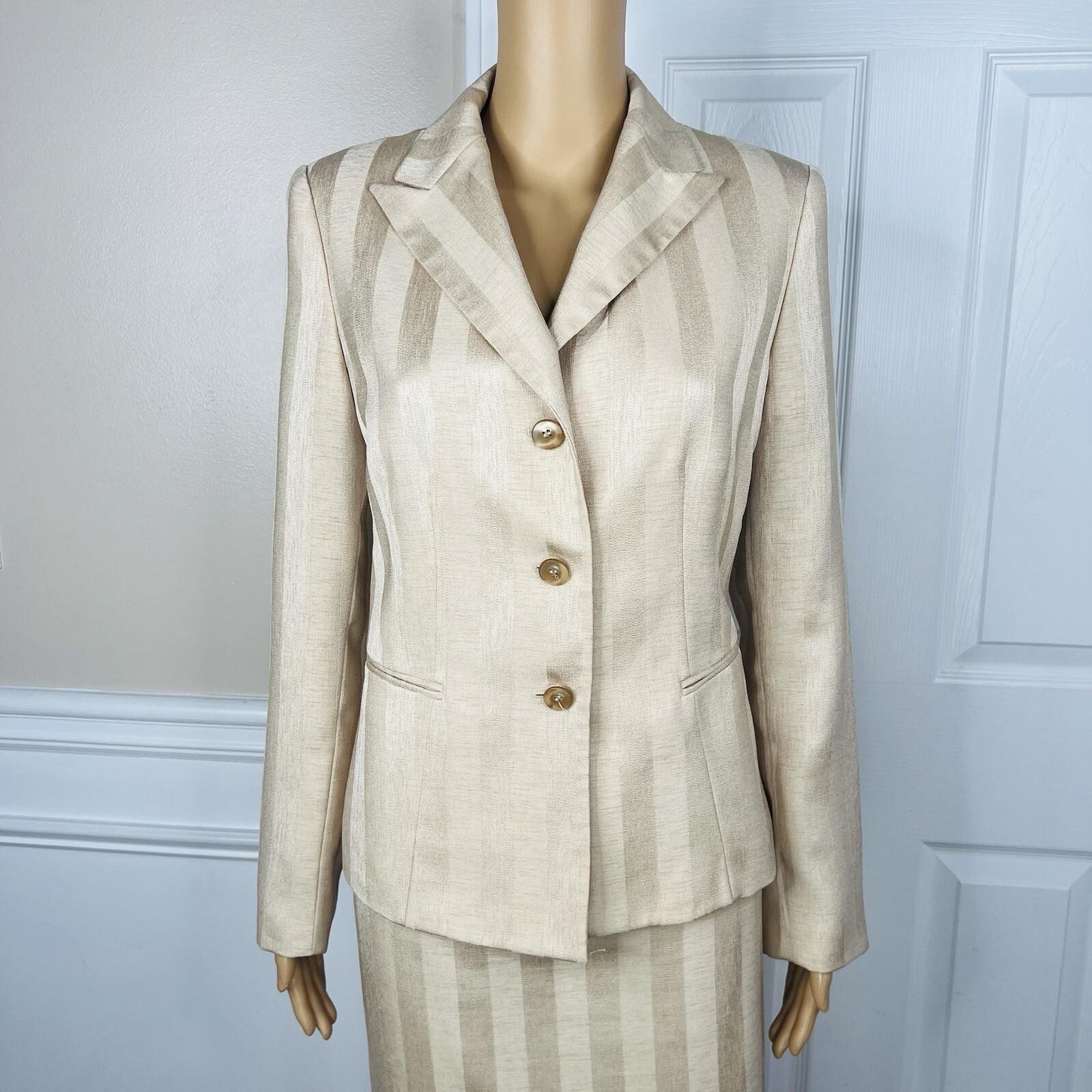 Le Suit Women Polyester Skirt Suit Size 8 Gold Lined Peak Collar Cocktail 2PC
