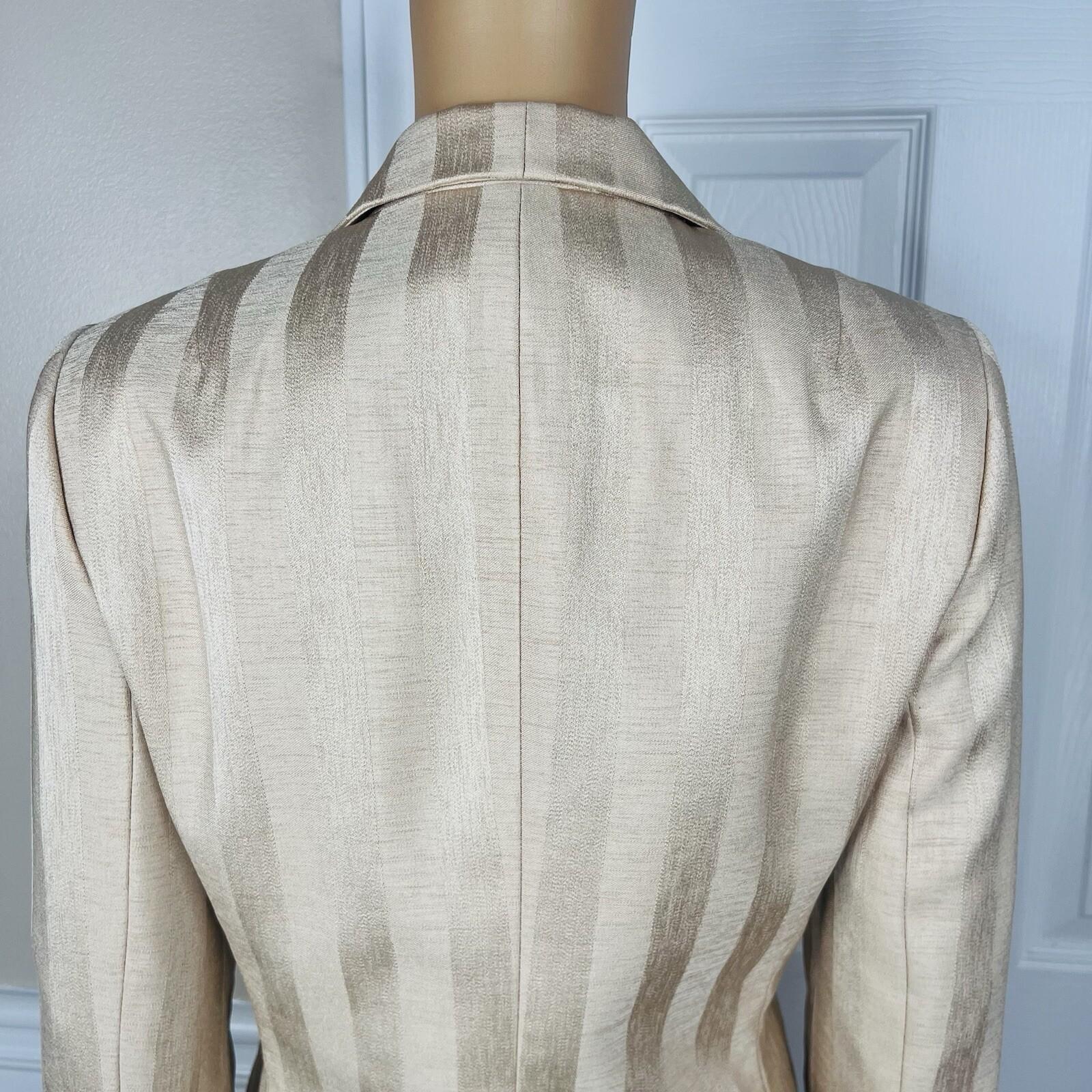 Le Suit Women Polyester Skirt Suit Size 8 Gold Lined Peak Collar Cocktail 2PC
