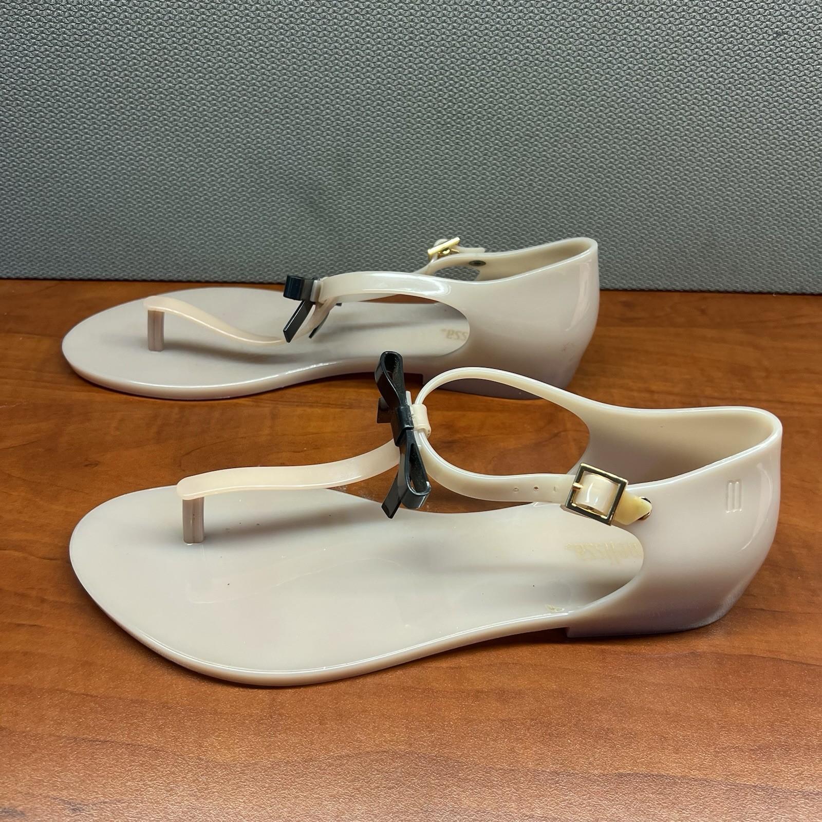 Melissa Honey Ad Cameo Perfumed Scented T Straps Flat Sandals Size 8 Bow Casual