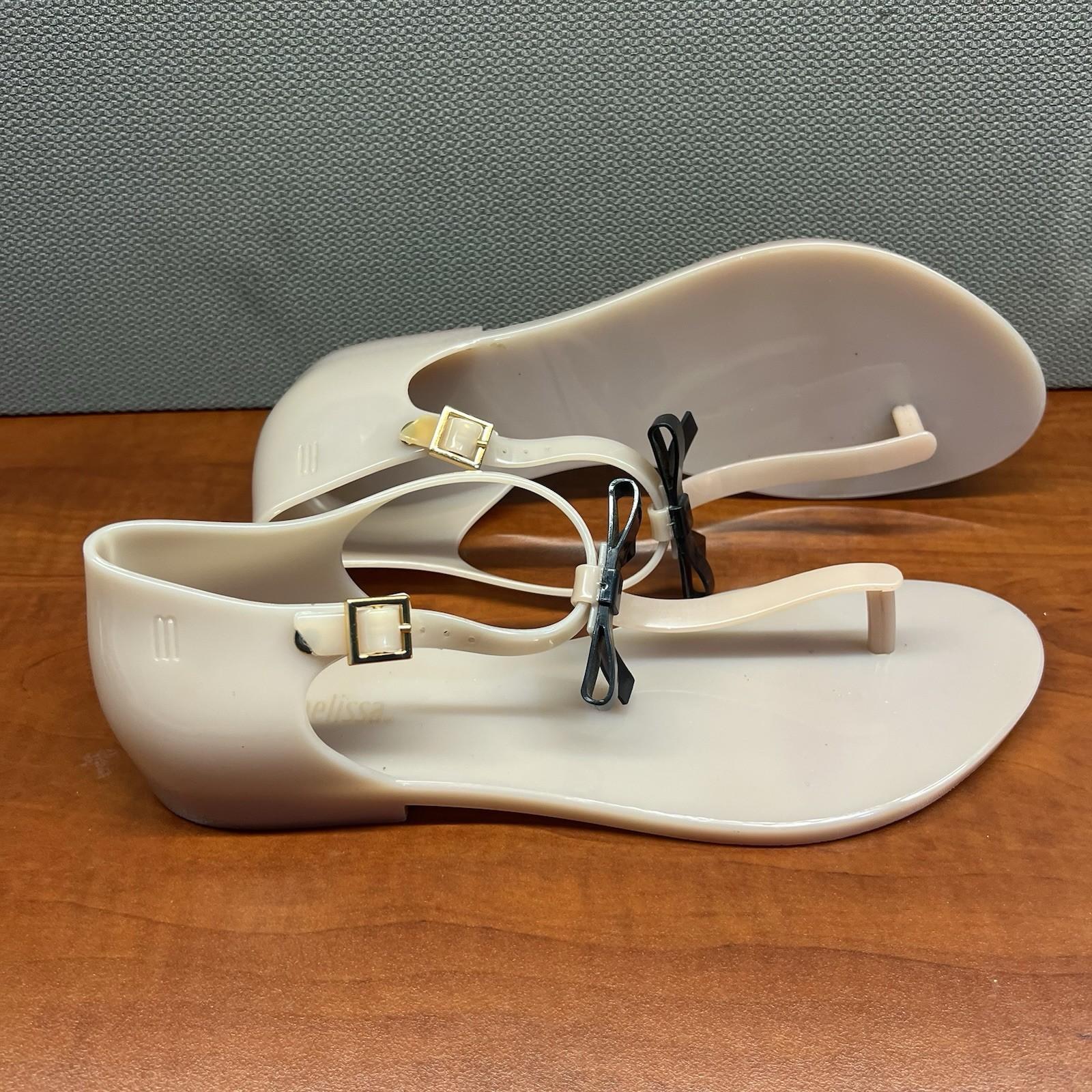 Melissa Honey Ad Cameo Perfumed Scented T Straps Flat Sandals Size 8 Bow Casual