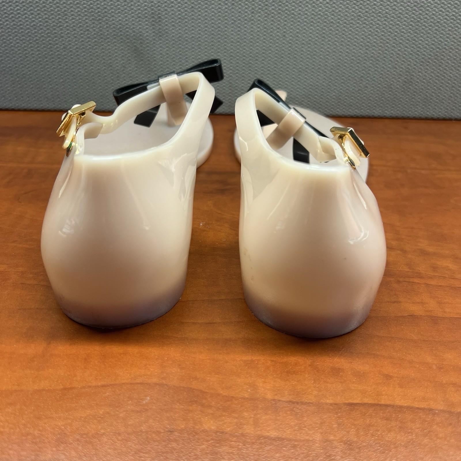 Melissa Honey Ad Cameo Perfumed Scented T Straps Flat Sandals Size 8 Bow Casual