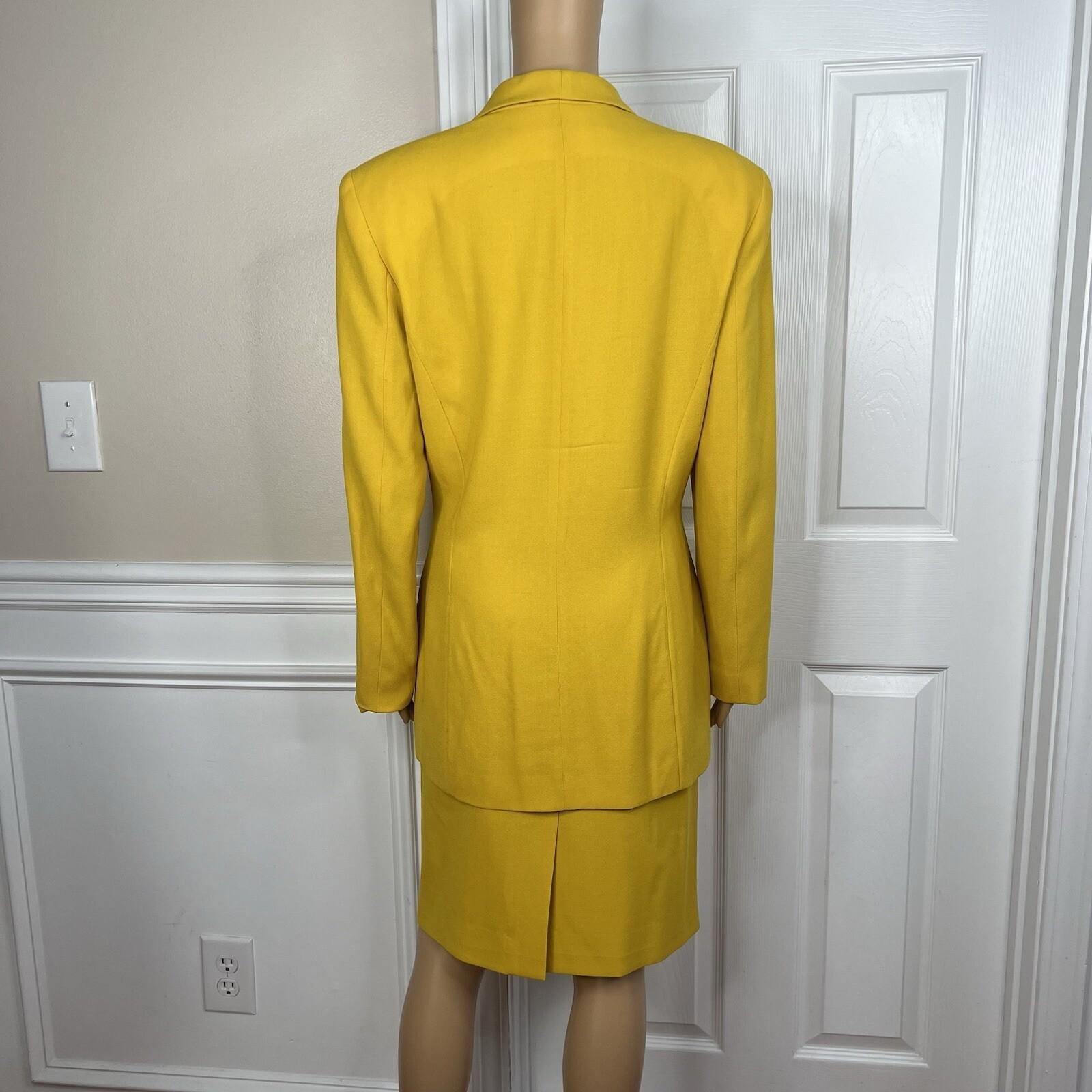 10-1790.jpg Tahari Vintage Women Wool Spandex Skirt Suit 12 Canary Lined Shawl Collar 2PC