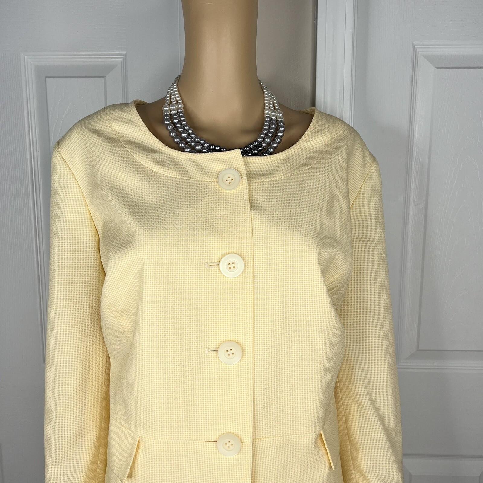 Le Suit Polyester Skirt Suit Size 18W Yellow Gold Collarless 3/4 Sleeves 2PC New