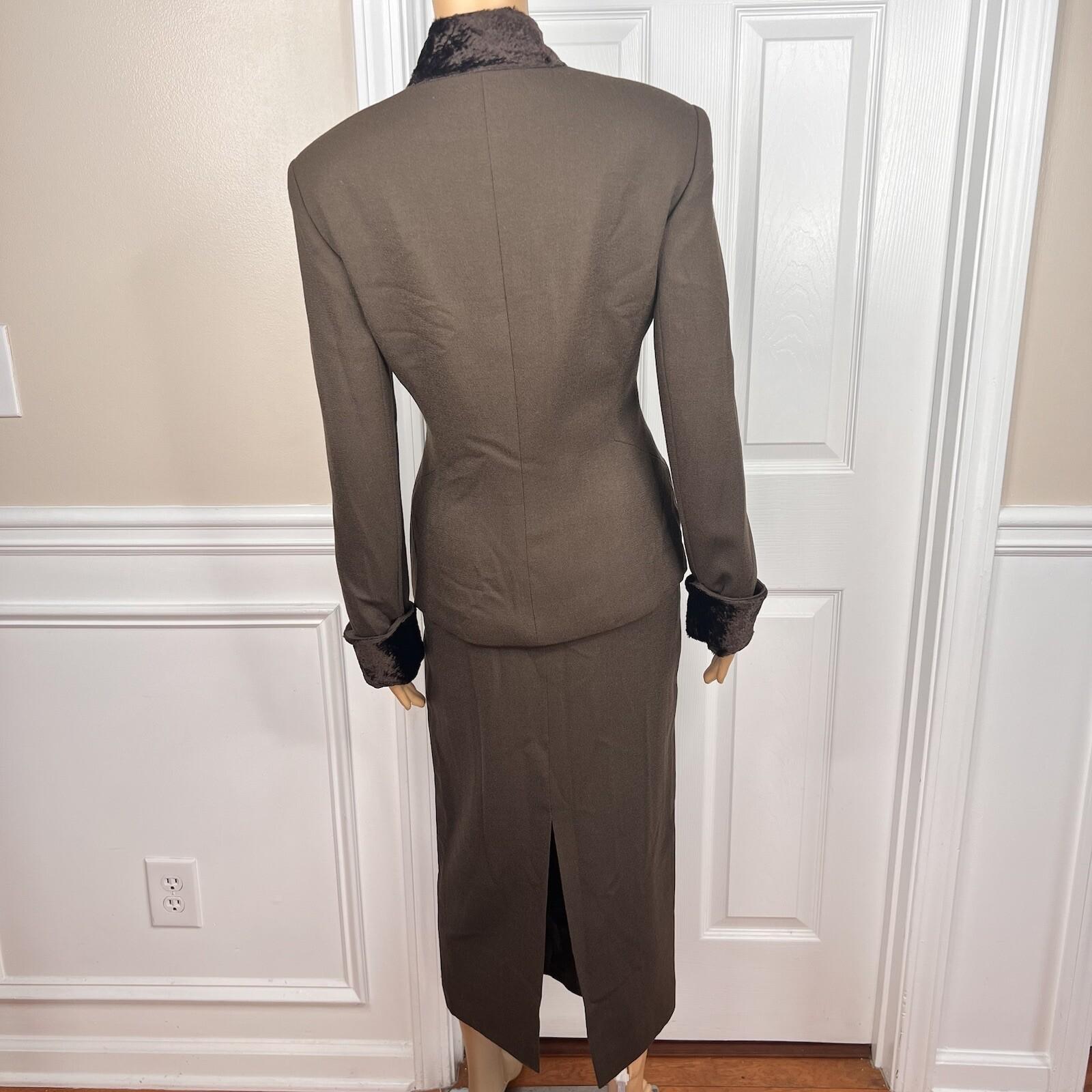 10-1866.jpg JONES NEW YORK Vintage 2PC Brown Faux Fur Stand Up Collar Skirt Suit Size 6