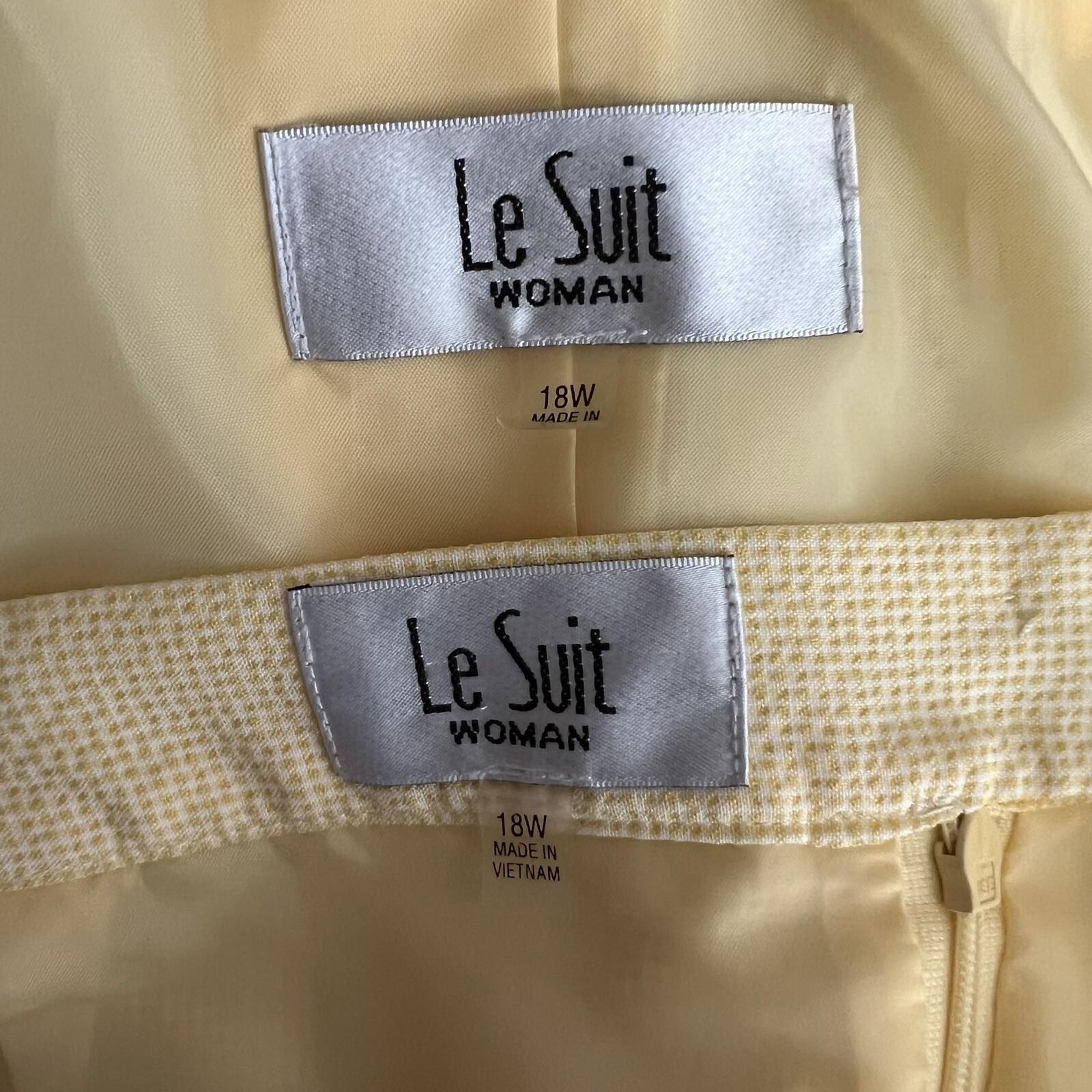 Le Suit Polyester Skirt Suit Size 18W Yellow Gold Collarless 3/4 Sleeves 2PC New