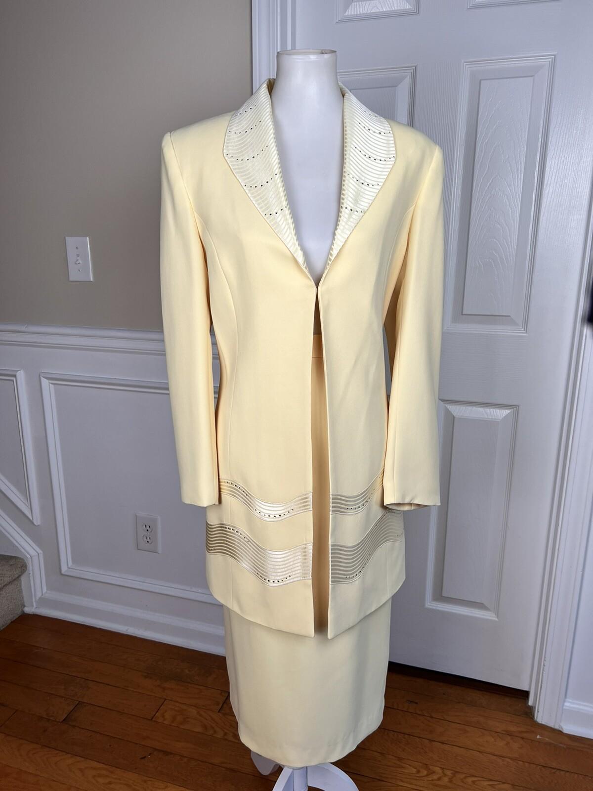10-2116.jpg TANGO NITES Women 2PC Yellow Beaded Polyester Acetate Skirt Suit Size 12