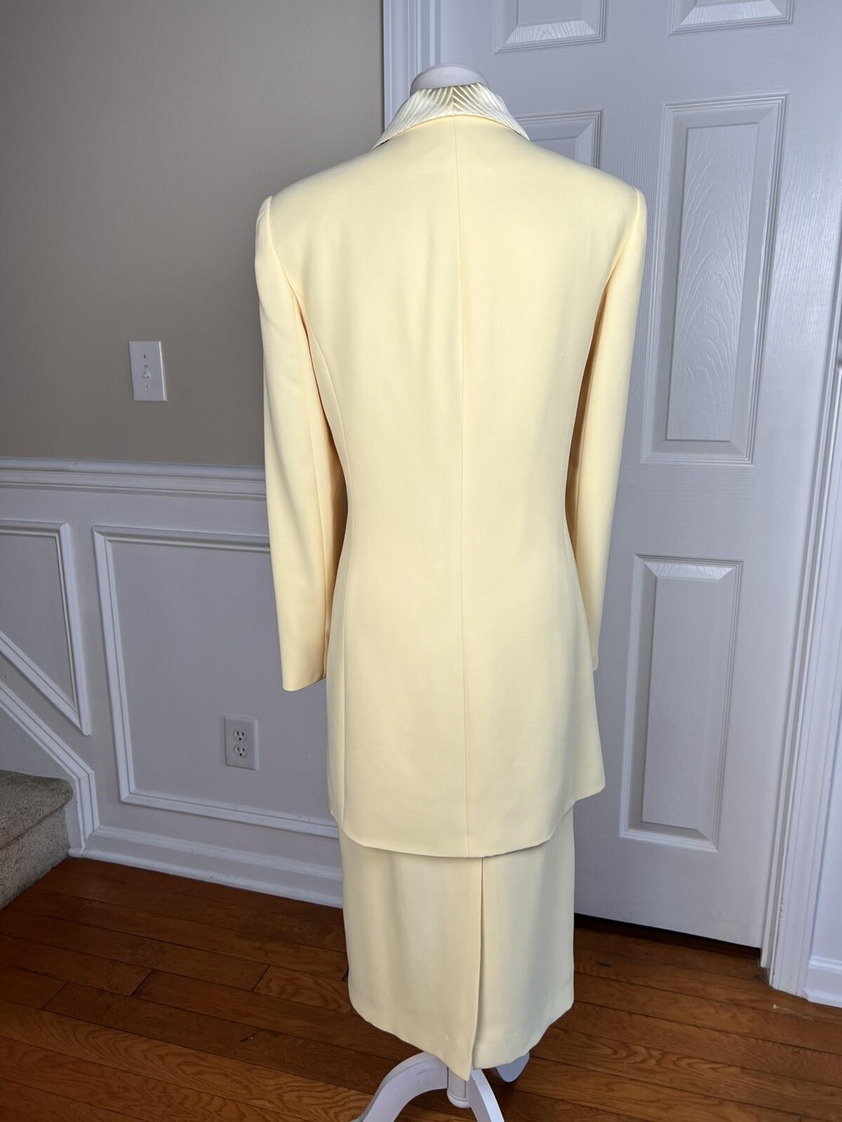 10-2122.jpg TANGO NITES Women 2PC Yellow Beaded Polyester Acetate Skirt Suit Size 12