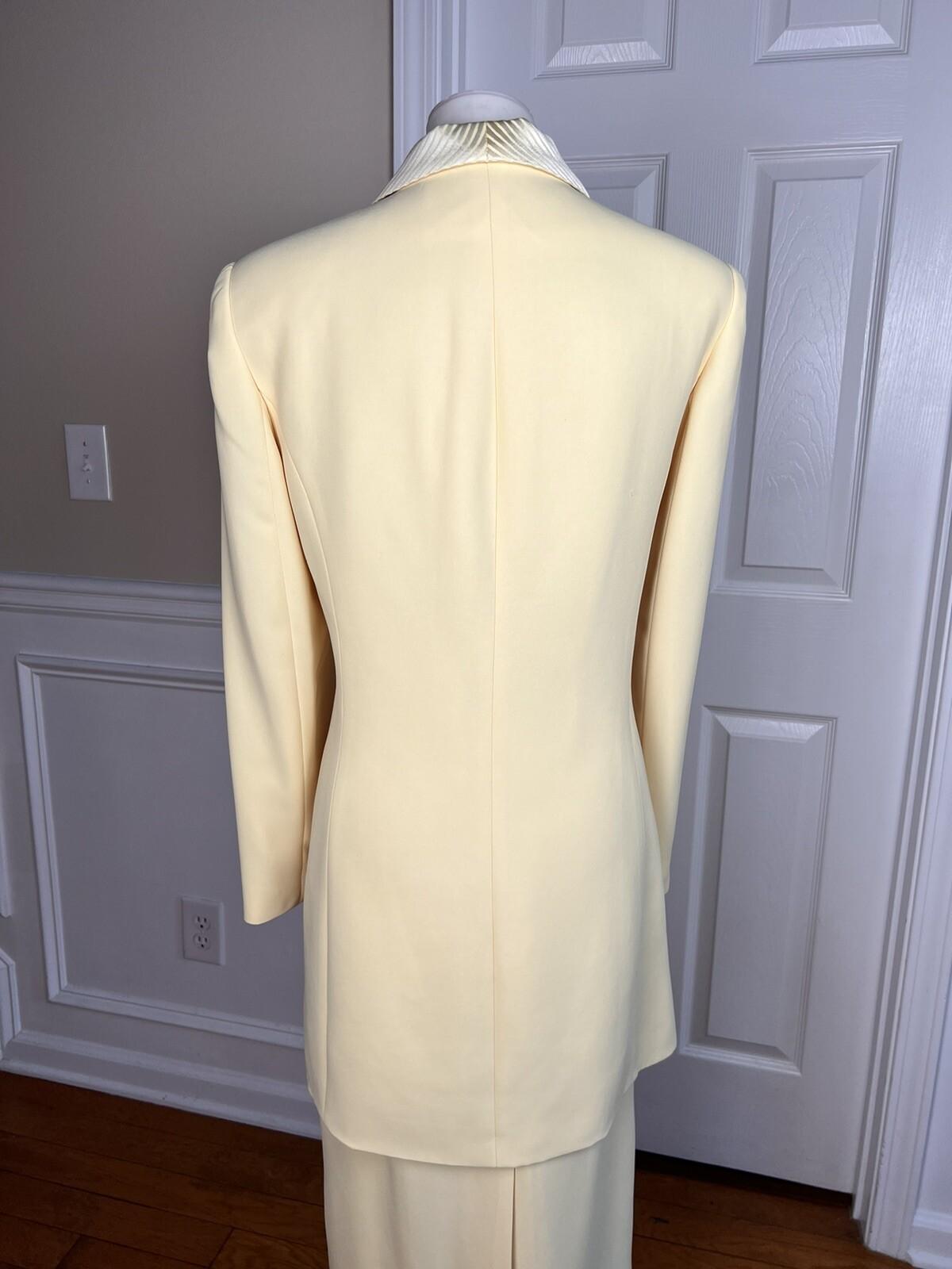 10-2123.jpg TANGO NITES Women 2PC Yellow Beaded Polyester Acetate Skirt Suit Size 12