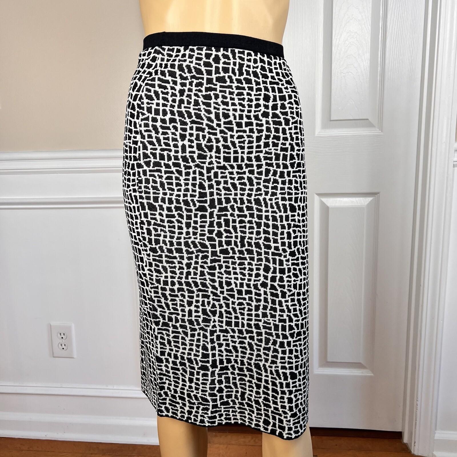 JONES NEW YORK Women 2PC  Black White Knit Stretch Skirt Top Size S