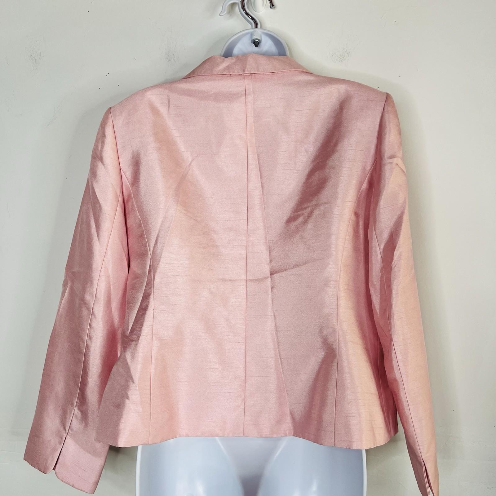 10-2565.jpg Le Suit Women Polyester Skirt Suit Size 14P Rose Notch Collar Lined Pockets 2PC