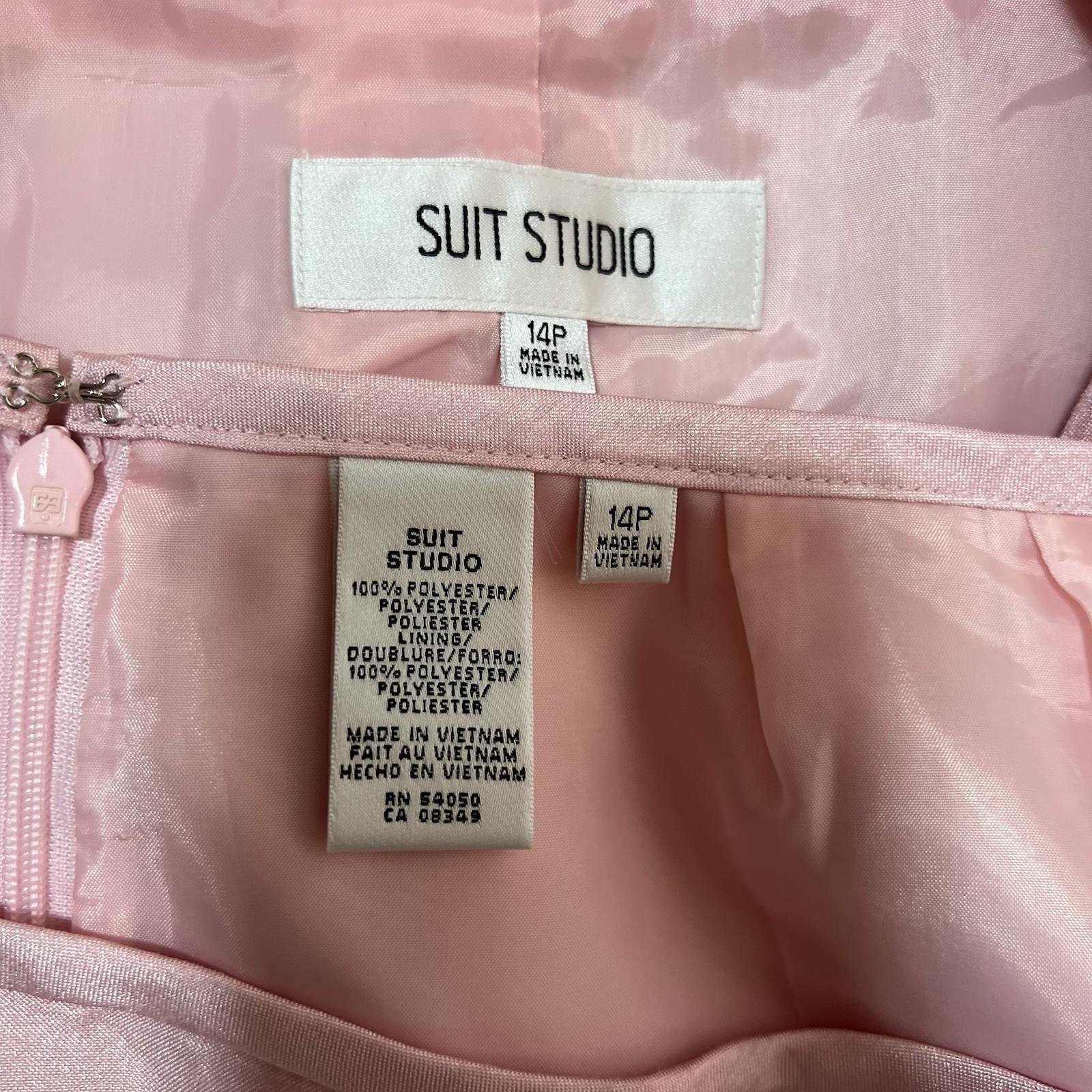 10-2569.jpg Le Suit Women Polyester Skirt Suit Size 14P Rose Notch Collar Lined Pockets 2PC