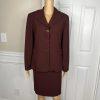 10-2594.jpg Tahari Women Vintage Polyester Skirt Suit Size 10 Maroon Lined Notch Collar 2PC