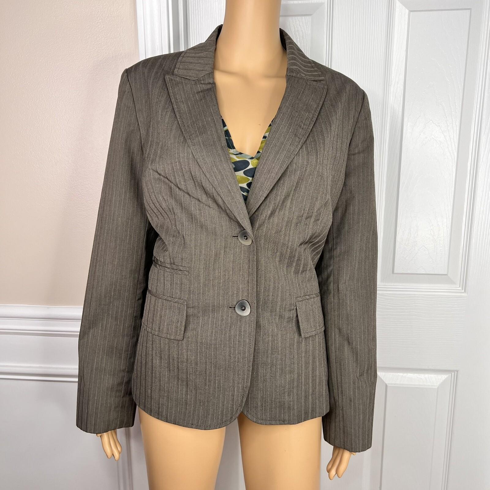 10-2630.jpg NINE WEST Polyester Rayon Pant Suit 14 Green Striped Notch Collar Lined 2PC
