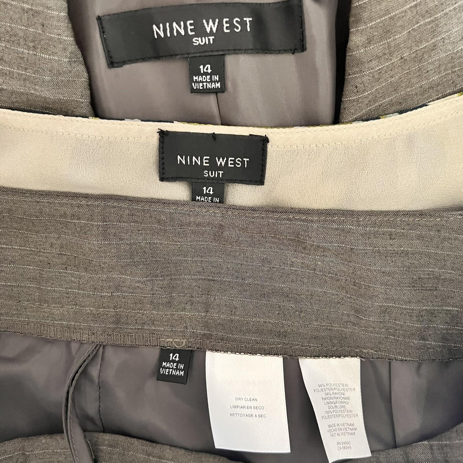 10-2636.jpg NINE WEST Polyester Rayon Pant Suit 14 Green Striped Notch Collar Lined 2PC