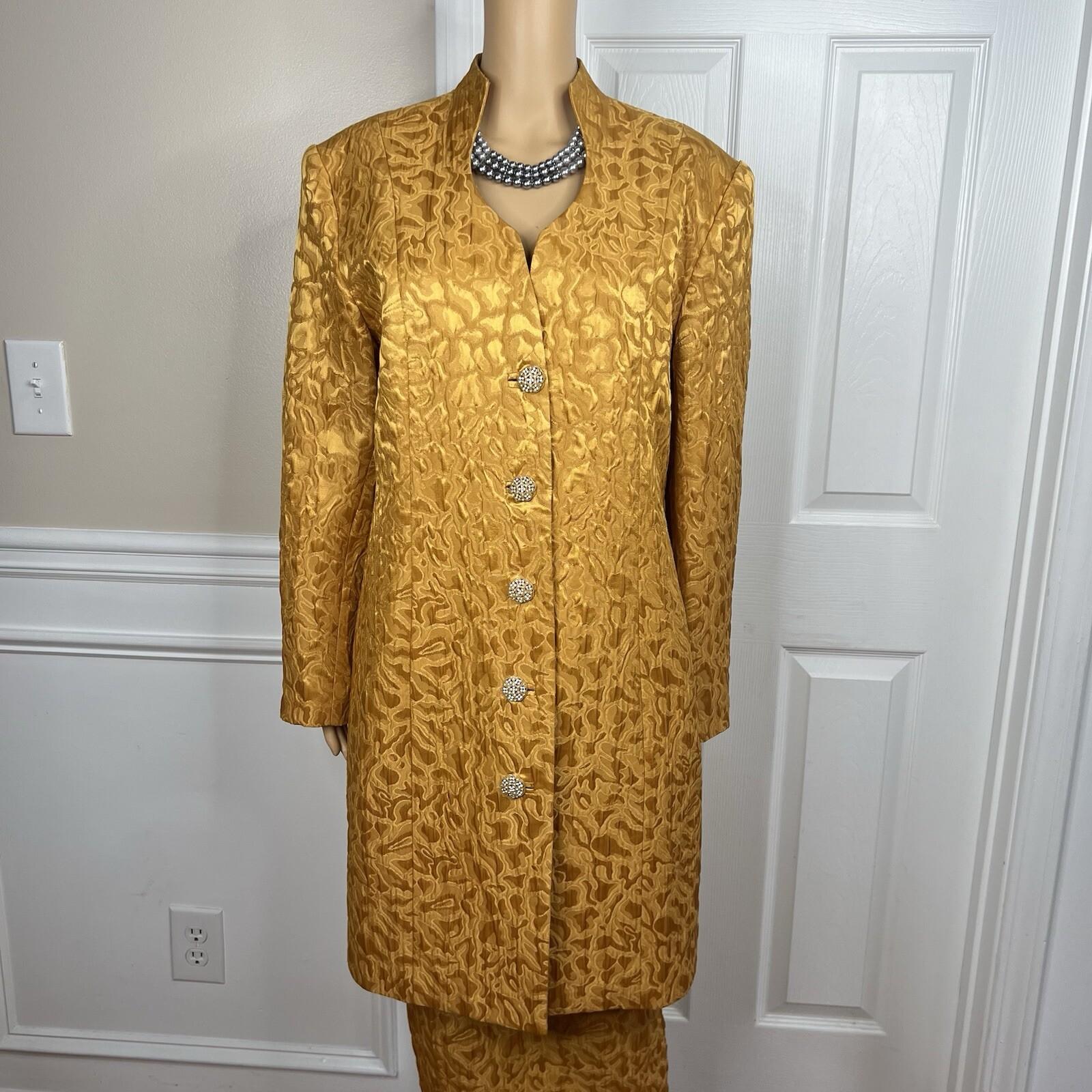 GMI Polyester Skirt Suit Size 14 Gold Lined Collarless Cocktail Mid Length 2PC