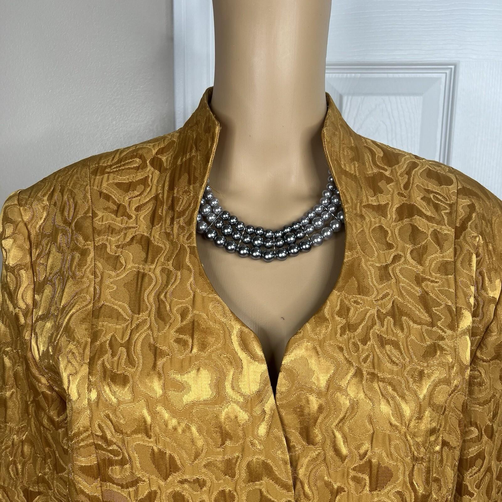 GMI Polyester Skirt Suit Size 14 Gold Lined Collarless Cocktail Mid Length 2PC