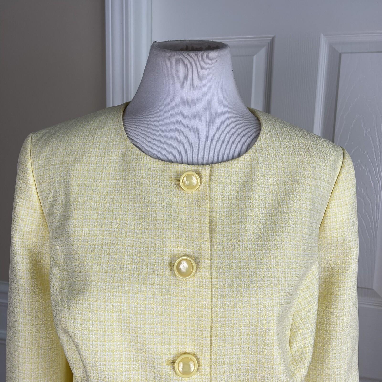 EMILY Women 2PC Soft Yellow Polyester Lined Collarless Skirt Suit Size 14W