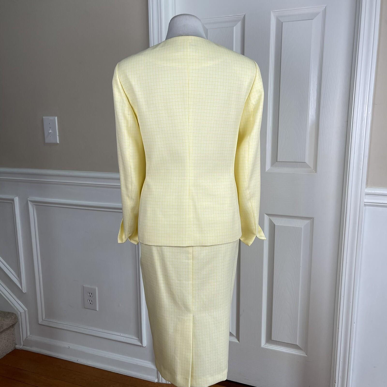 EMILY Women 2PC Soft Yellow Polyester Lined Collarless Skirt Suit Size 14W