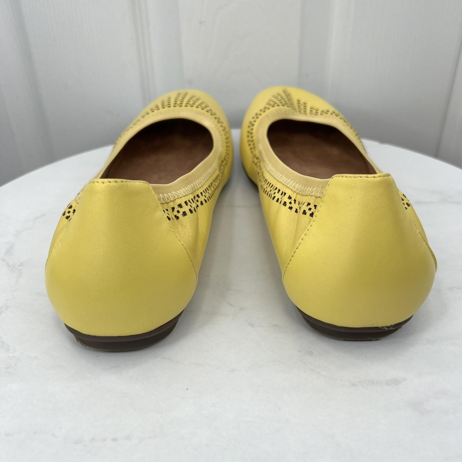Vionic Leather Ballet Flats Shoes Size 10M Buttercup Perforated Whisper Slip On