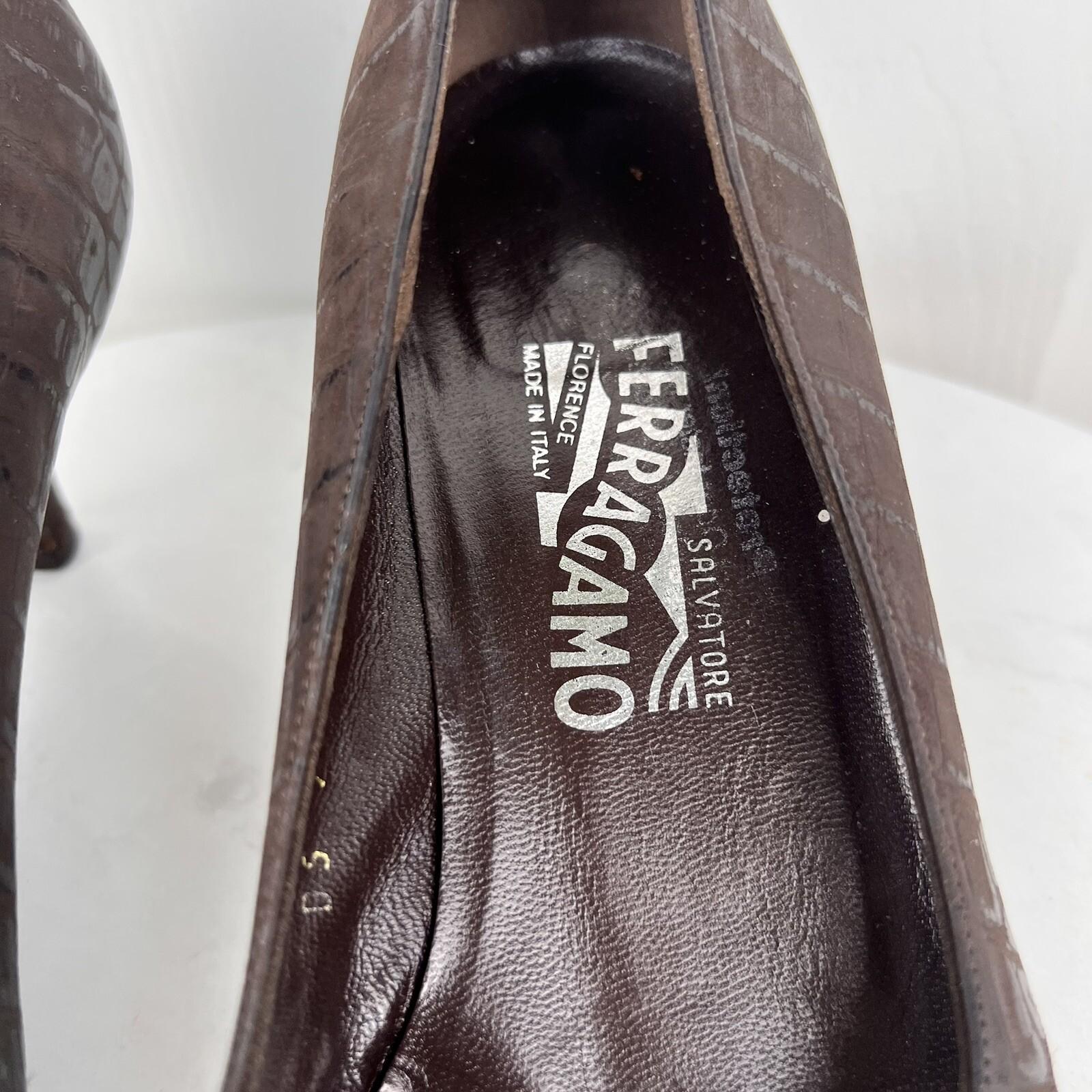 SALVATORE FERRAGAMO Vintage Women Brown Leather Crocodile Velvet Pumps Size 9.5A
