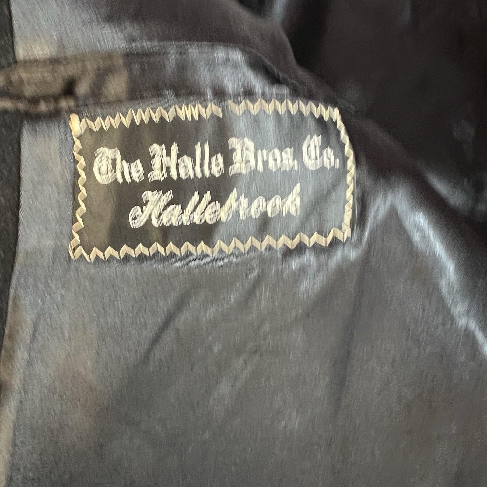 10-4439.jpg The Halle Bro Co Vintage 100% Mongolian Cashmere Coat 48 Black One Vent Lined