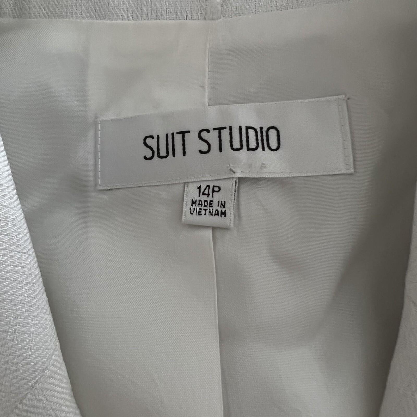 10-483.jpg Suit Studio Polyester Blazer Size 14P White Lined Single Breasted Notch Collar
