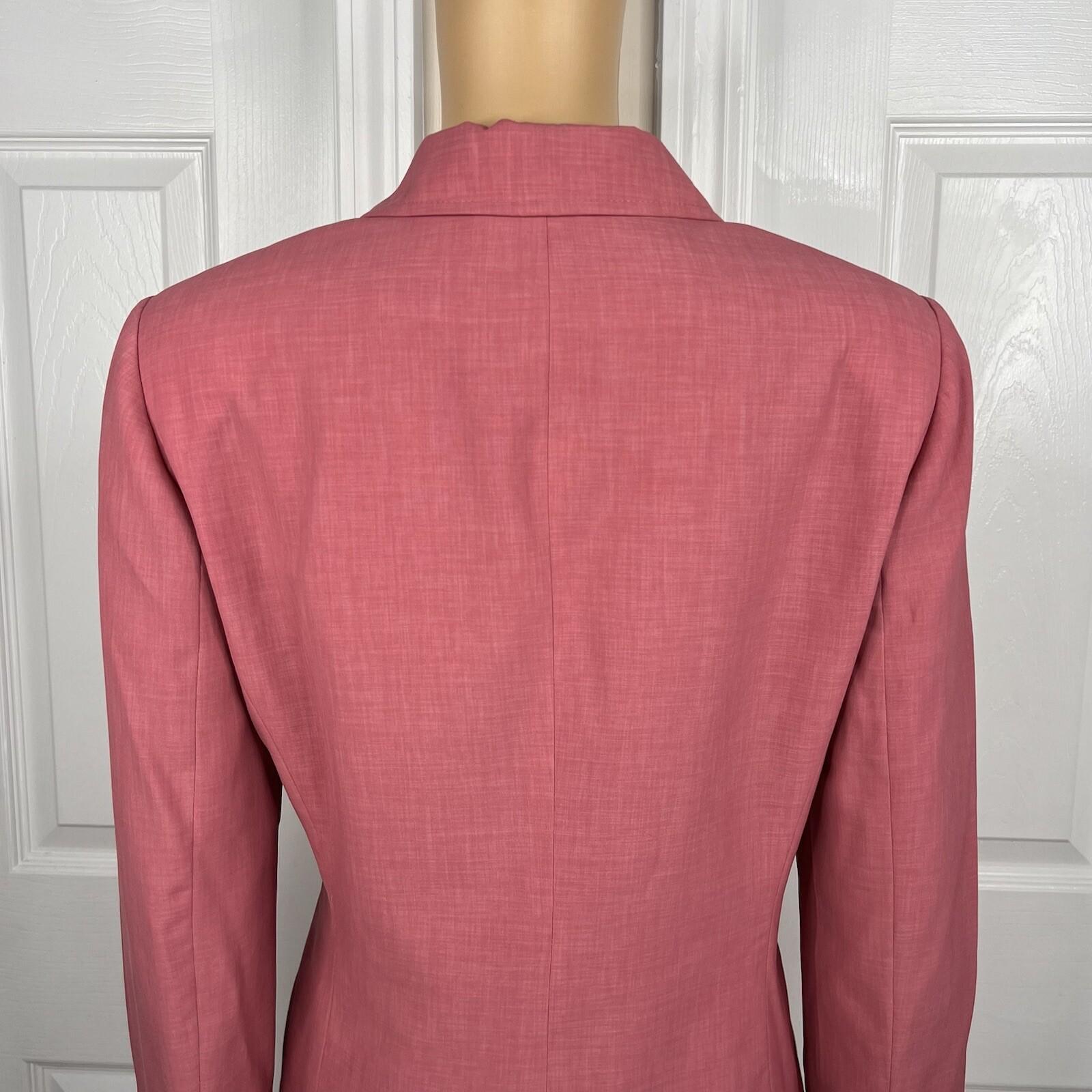 Kasper Women Polyester Skirt Suit Size 8P Coral 3 Button Lined Notch Collar 2PC