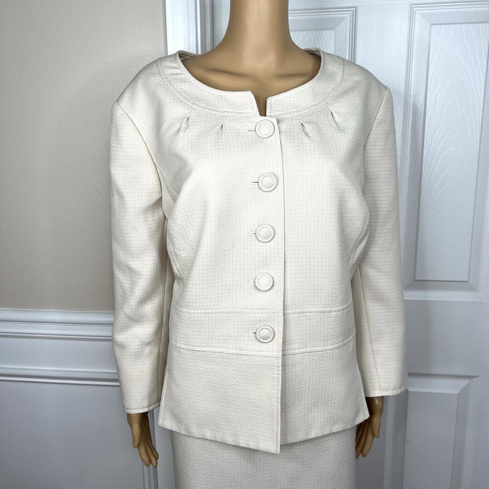 Le Suit Women Polyester Skirt Suit Size 22W Beige 3/4 Sleeves Collarless 2PC