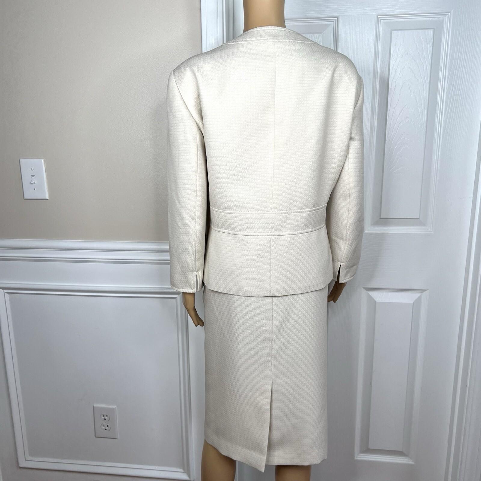 Le Suit Women Polyester Skirt Suit Size 22W Beige 3/4 Sleeves Collarless 2PC