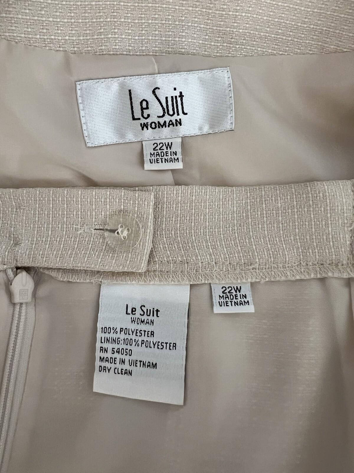 Le Suit Women Polyester Skirt Suit Size 22W Beige 3/4 Sleeves Collarless 2PC