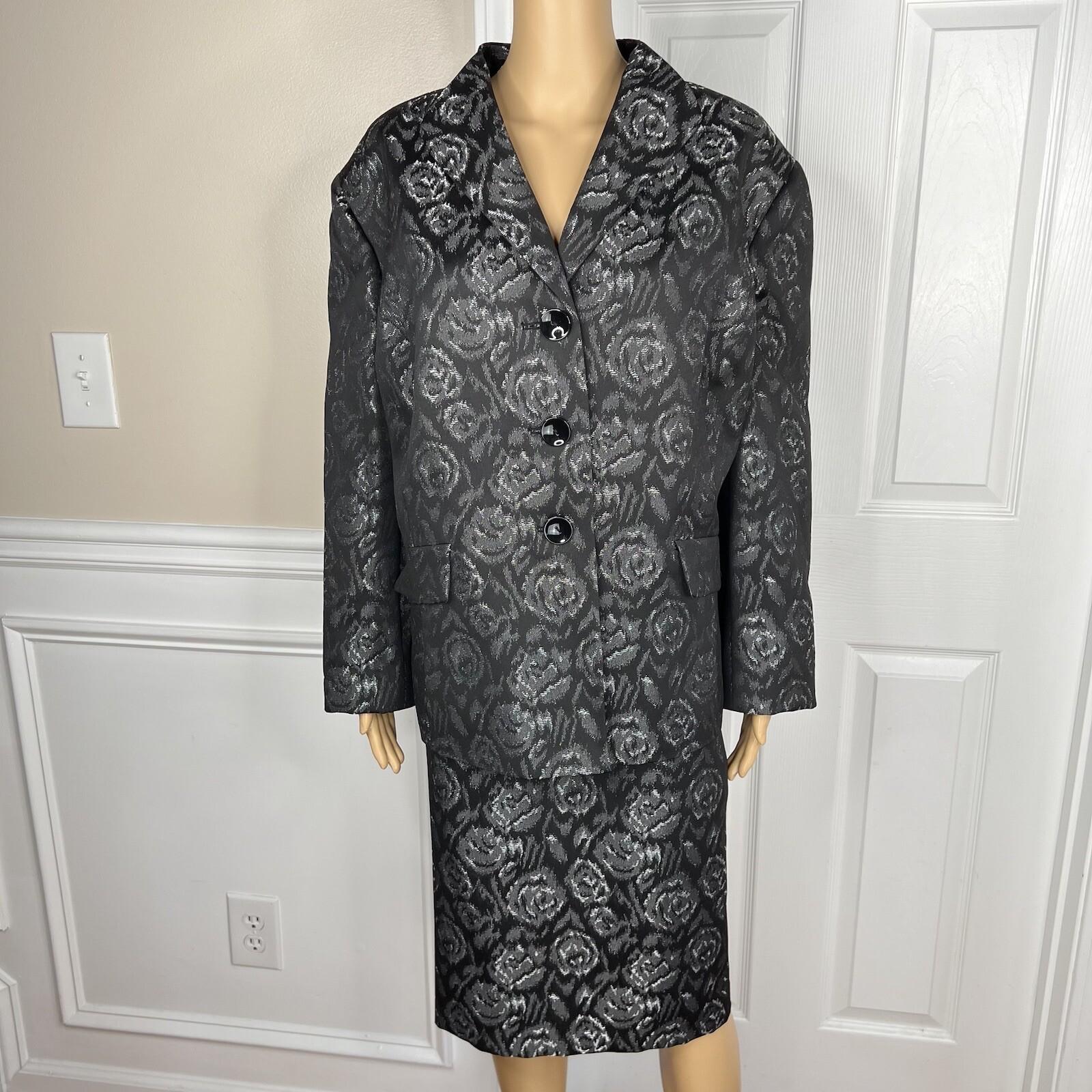 Le Suit Polyester Skirt Suit Size 24W Black White Floral Shawl Collar Lined 2PC