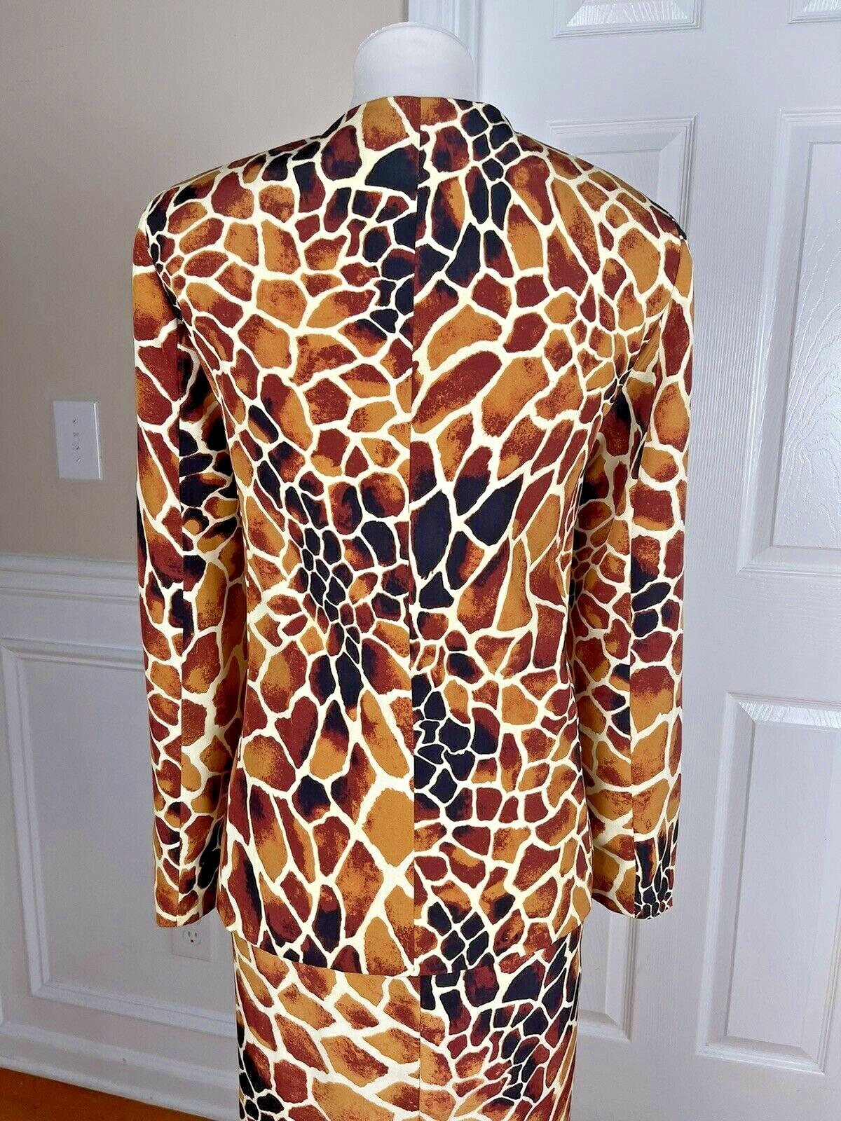 EMR Women 2PC Abstract Print Polyester Lined Collarless Skirt Suit Size 10