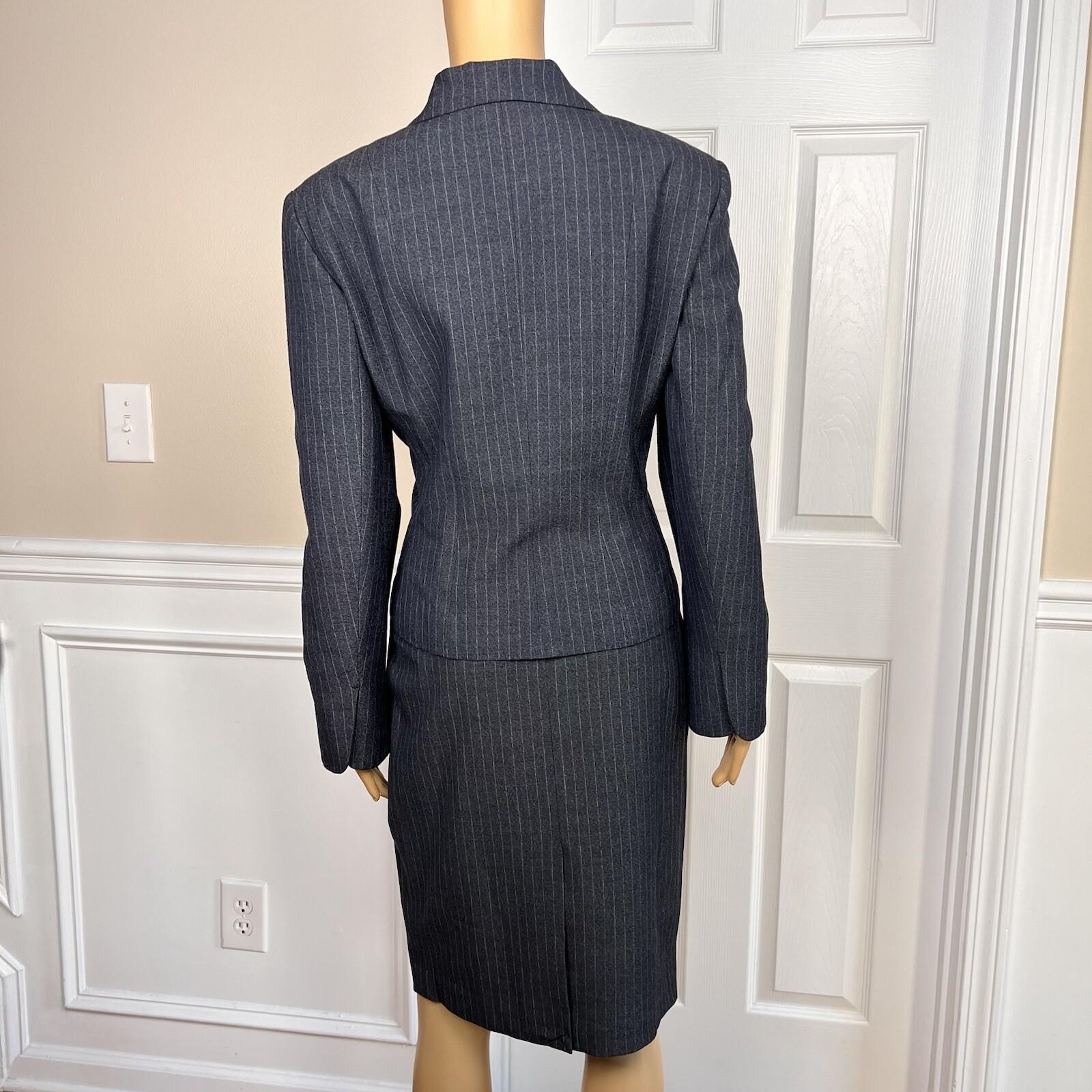 10-5037.jpg Larry Levine Spandex Rayon Polyester Pant Skirt Suit Size 8 Gray Lined 3PC New