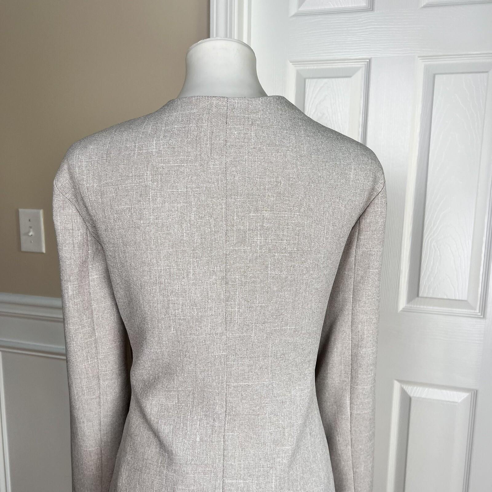 10-506.jpg New ISABELLA 2PC Polyester Lined Collarless Skirt (Size 16) Suit (Size 18)
