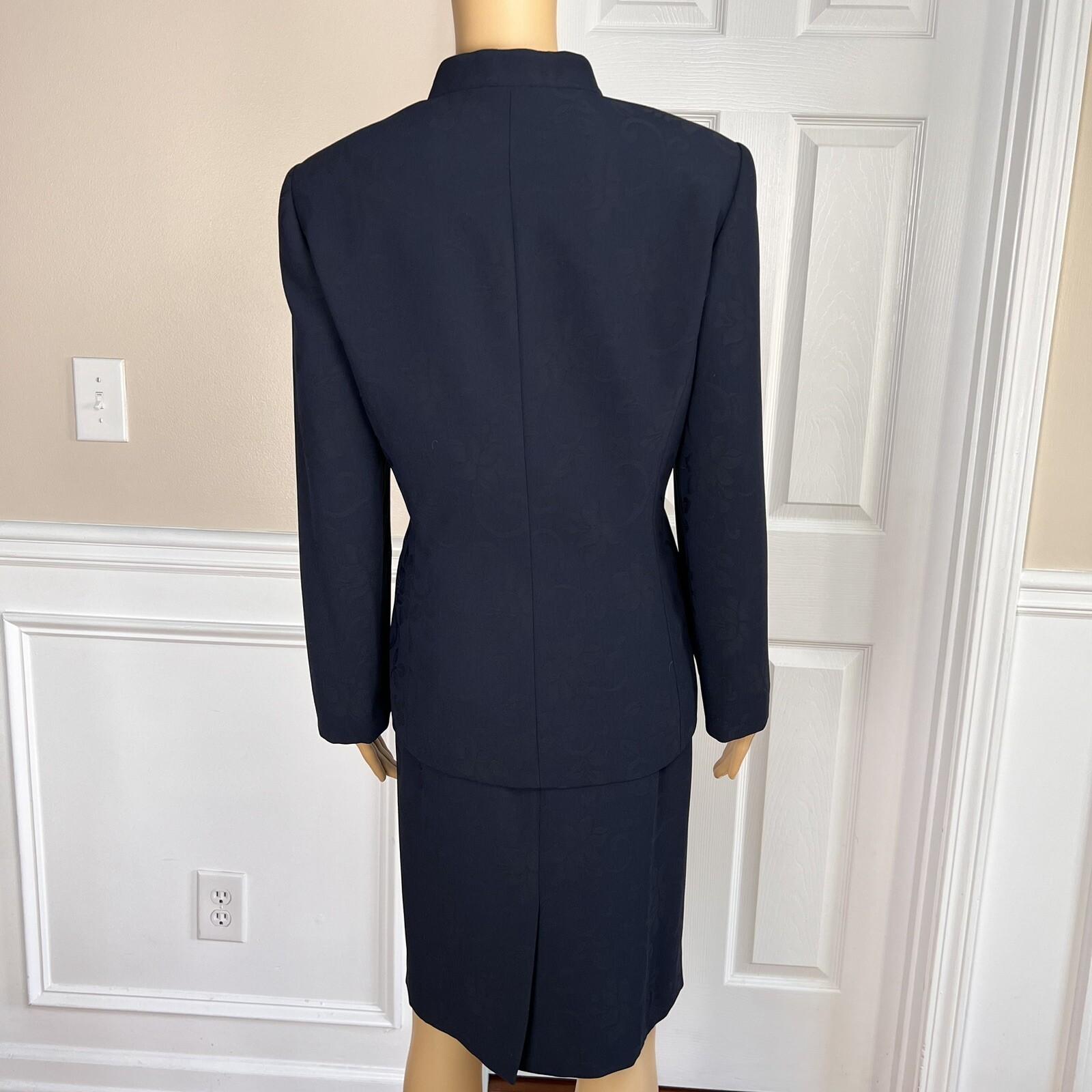 Le Suit Polyester Skirt Suit Size 10P Navy Blue Floral Stand Up Collar 2PC New