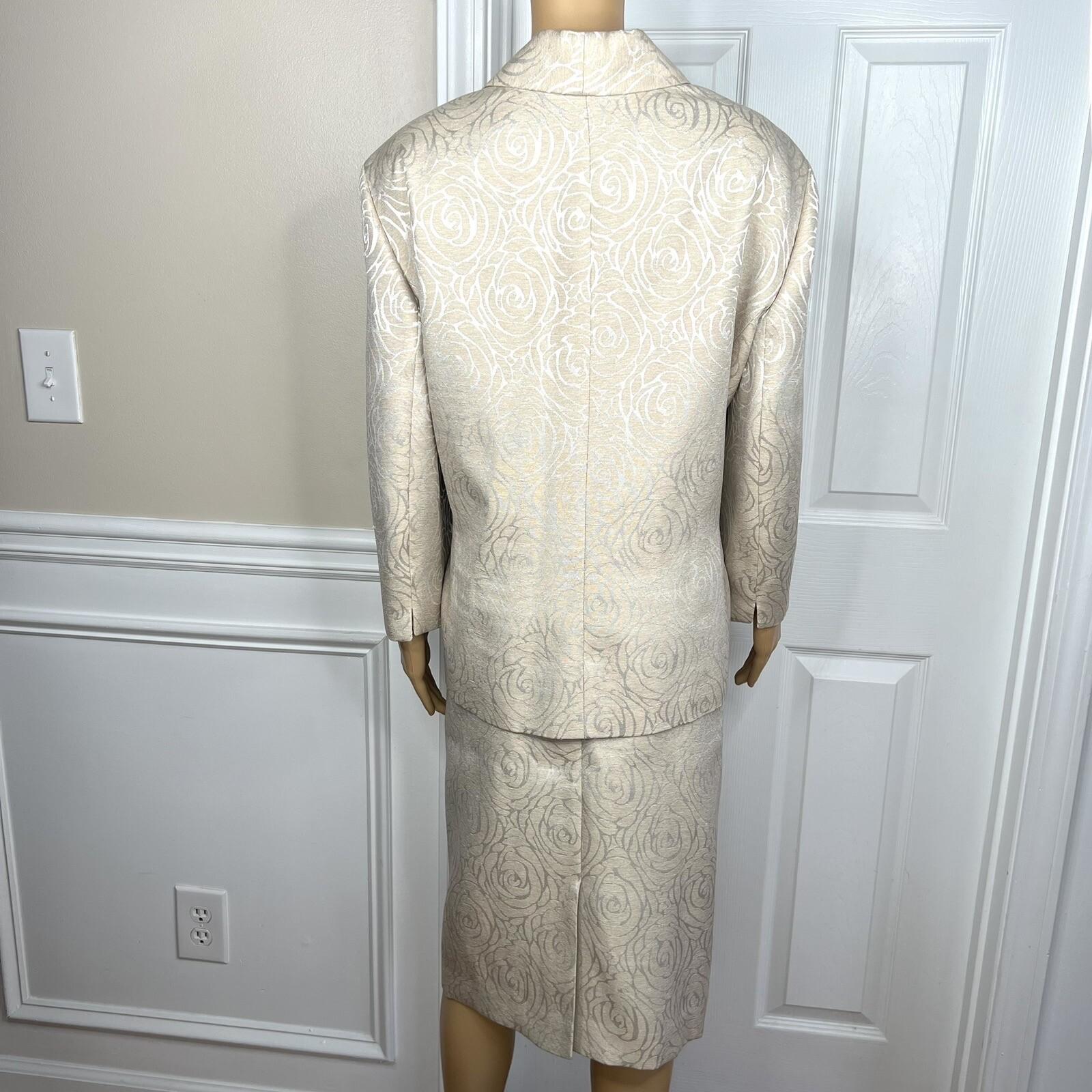 KASPER Polyester Skirt Suit Size 20W Stand Up Collar Beige Silver Cocktail 2PC