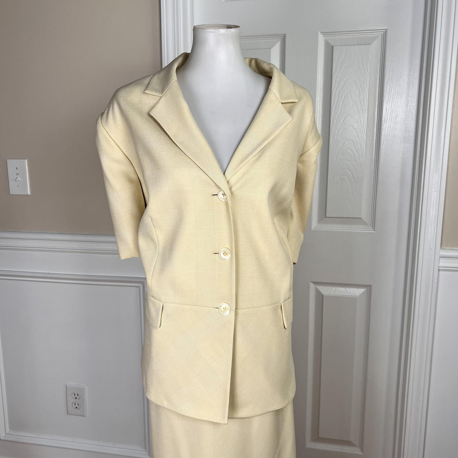 EMILY Polyester Skirt Suit Size 24W Yellow Lined Ruffle Notch Collar 2PC New