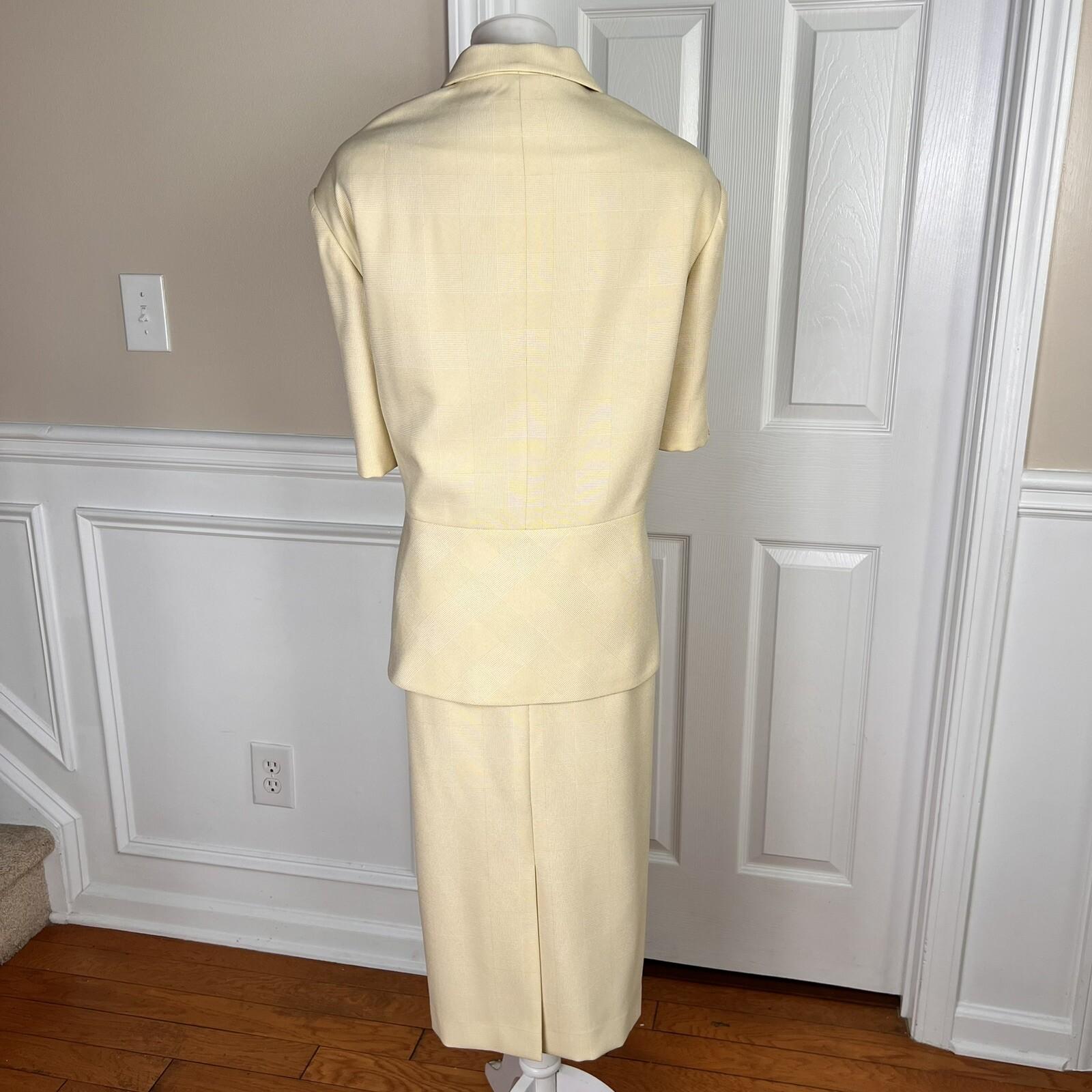 EMILY Polyester Skirt Suit Size 24W Yellow Lined Ruffle Notch Collar 2PC New