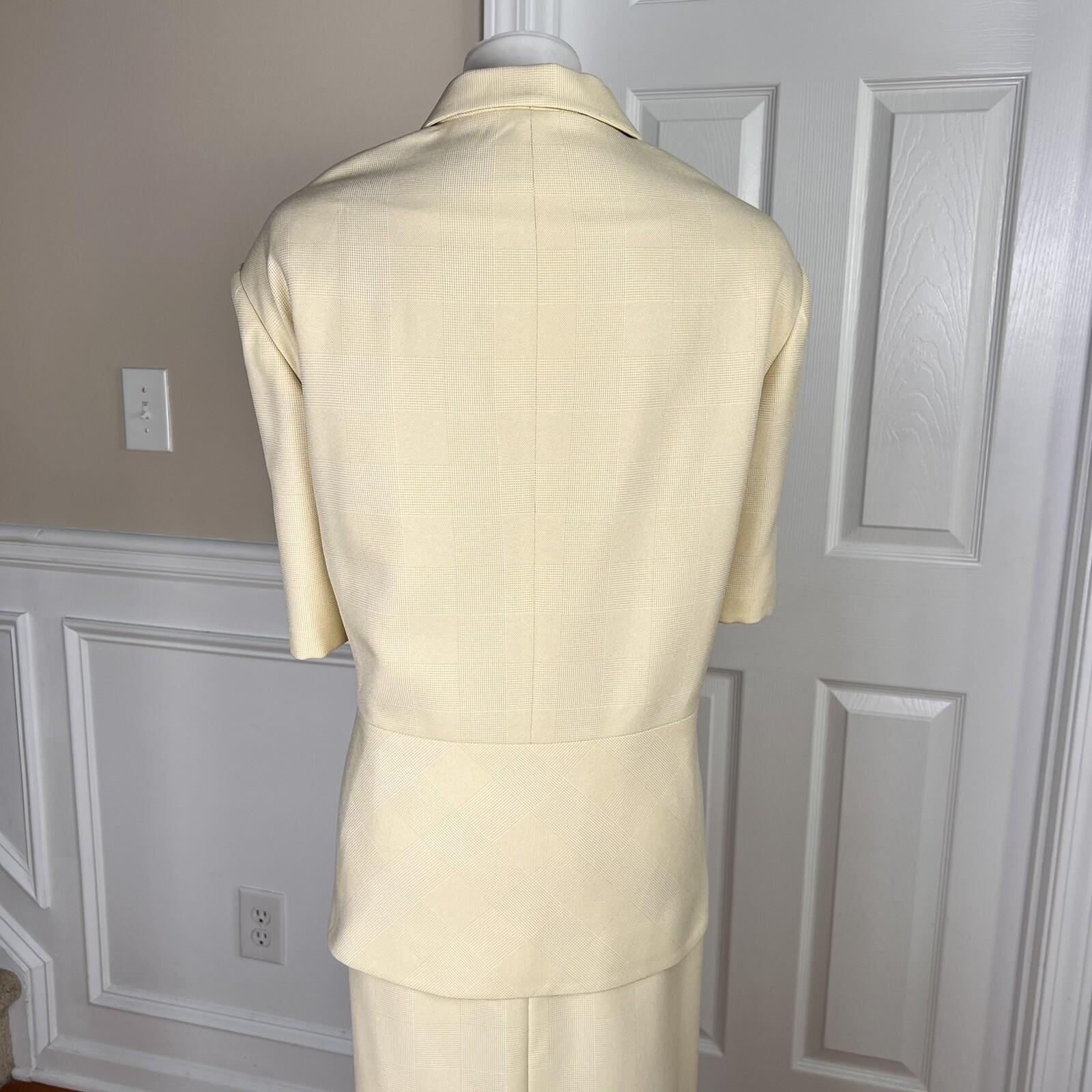 EMILY Polyester Skirt Suit Size 24W Yellow Lined Ruffle Notch Collar 2PC New