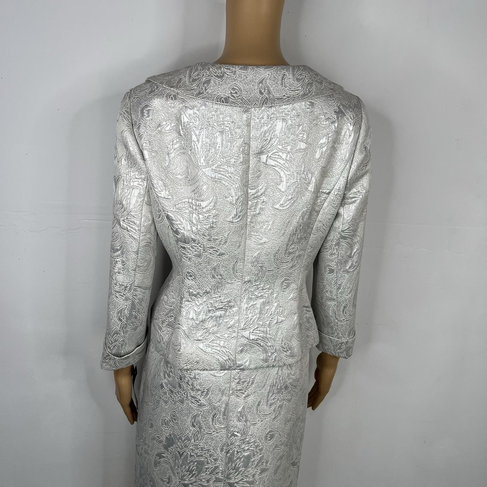 Jones New York Cotton Metallic Skirt Suit 12P Silver Shawl Collar 3/4 Timeless