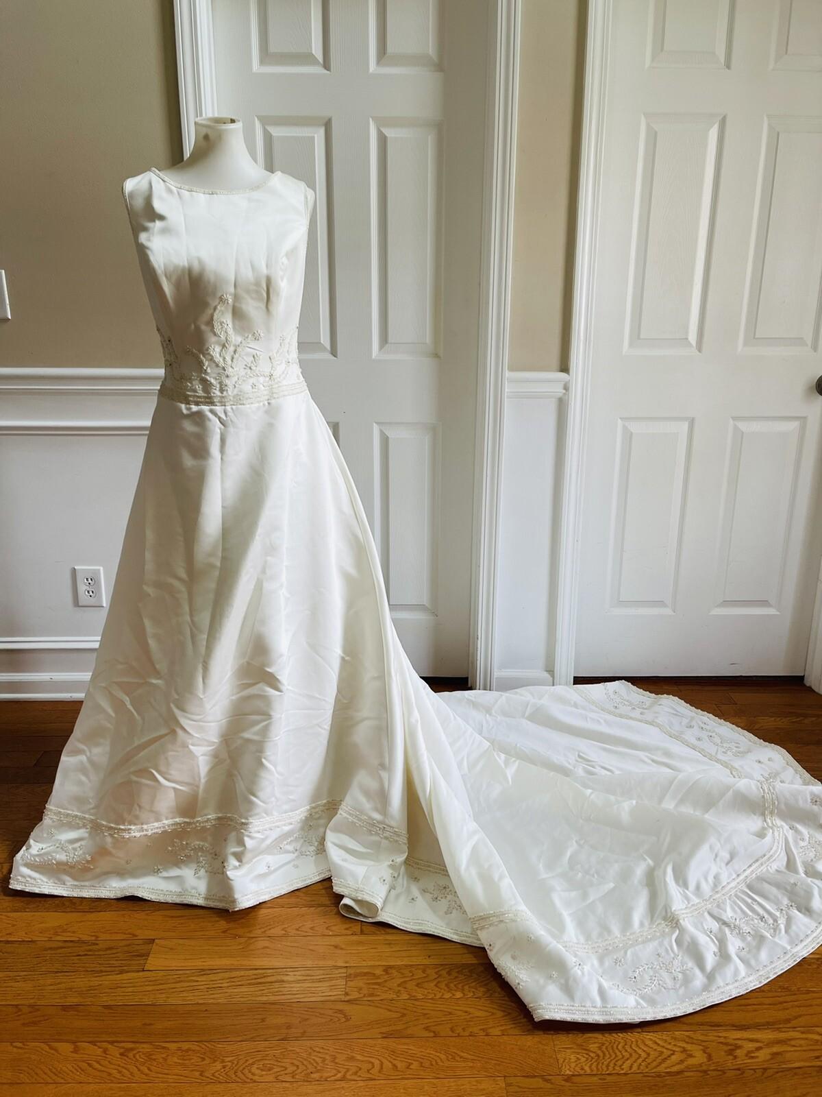 DA VINCI Wedding Dress Size 18 Ivory Beaded Satin Blend Sleeveless Long Train