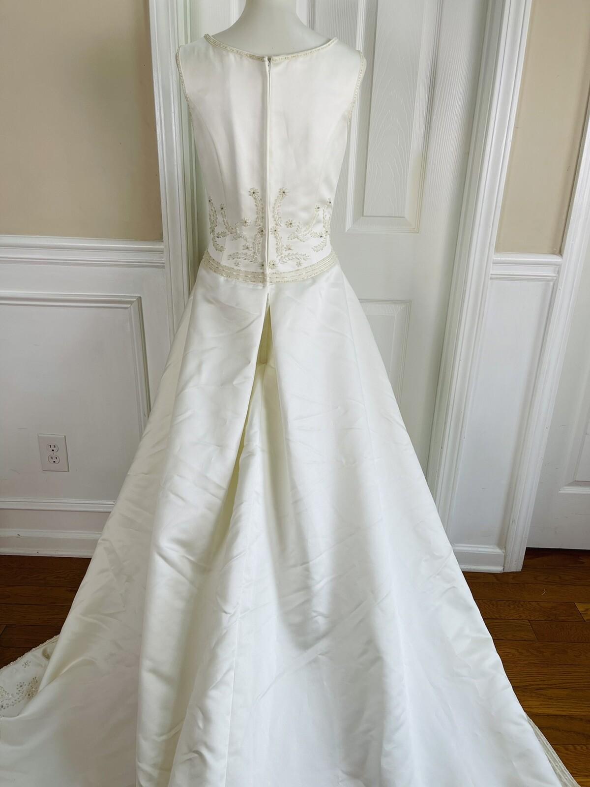 DA VINCI Wedding Dress Size 18 Ivory Beaded Satin Blend Sleeveless Long Train